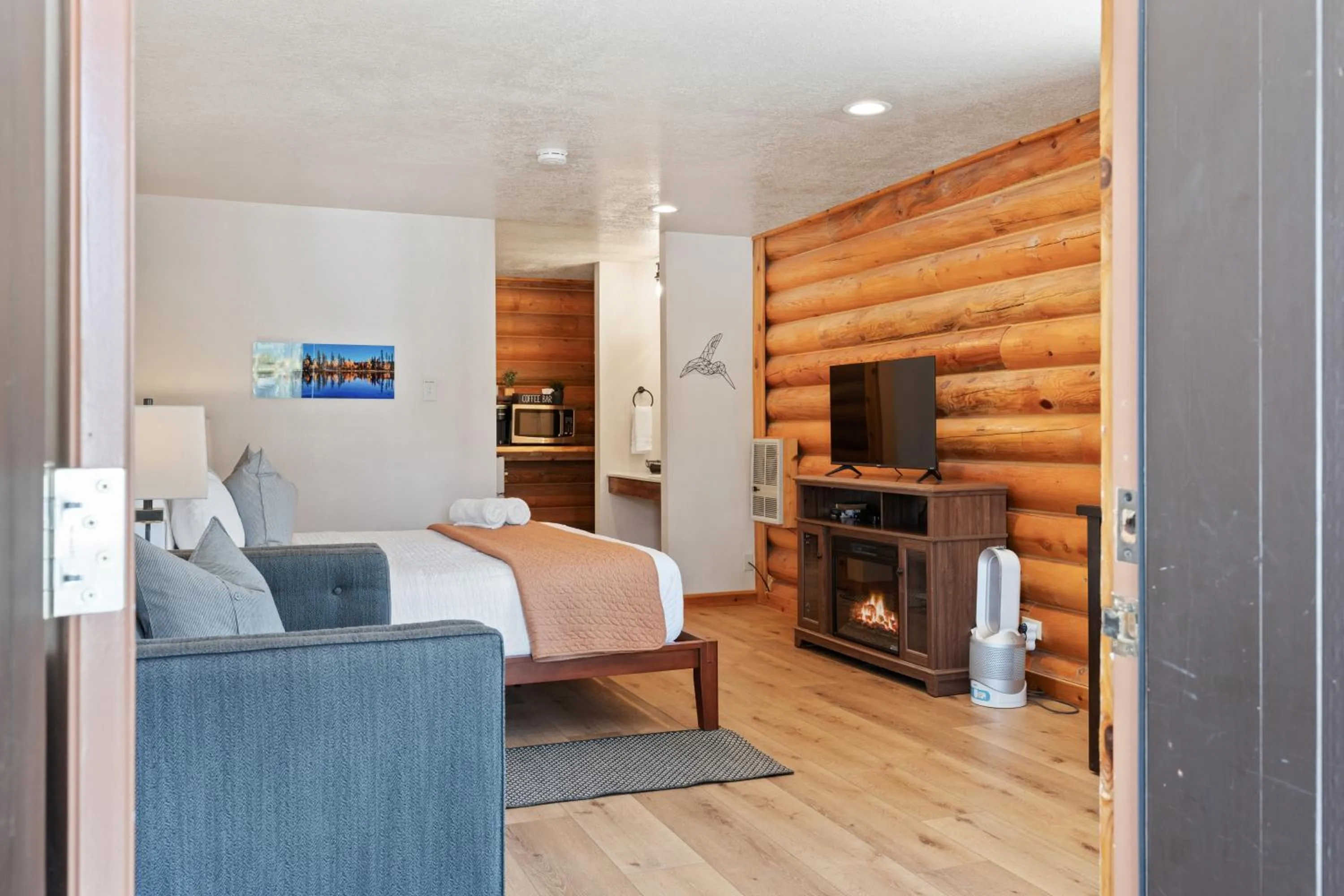 TV and multimedia in Duck Creek Village Inn