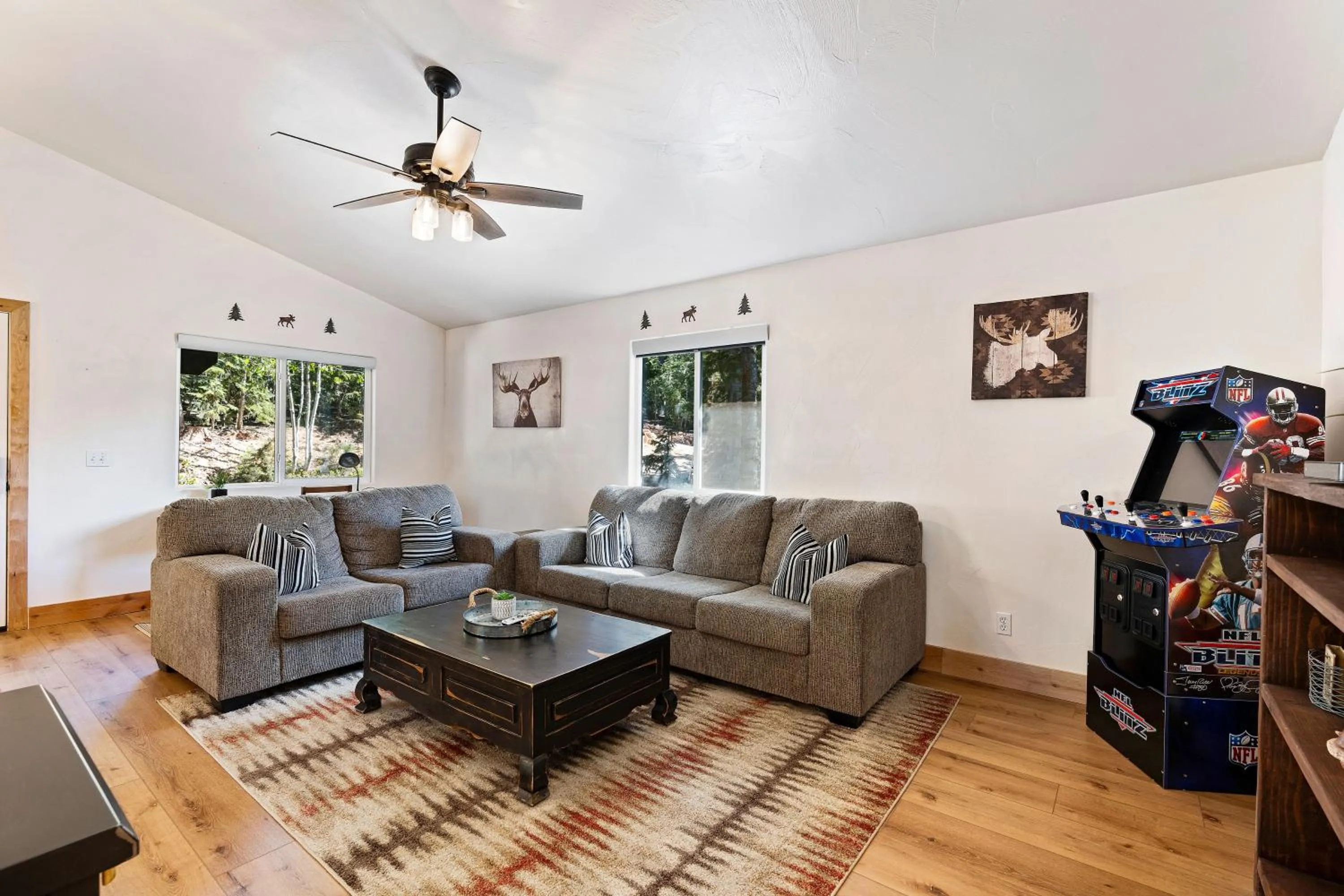 TV and multimedia in Duck Creek Village Inn