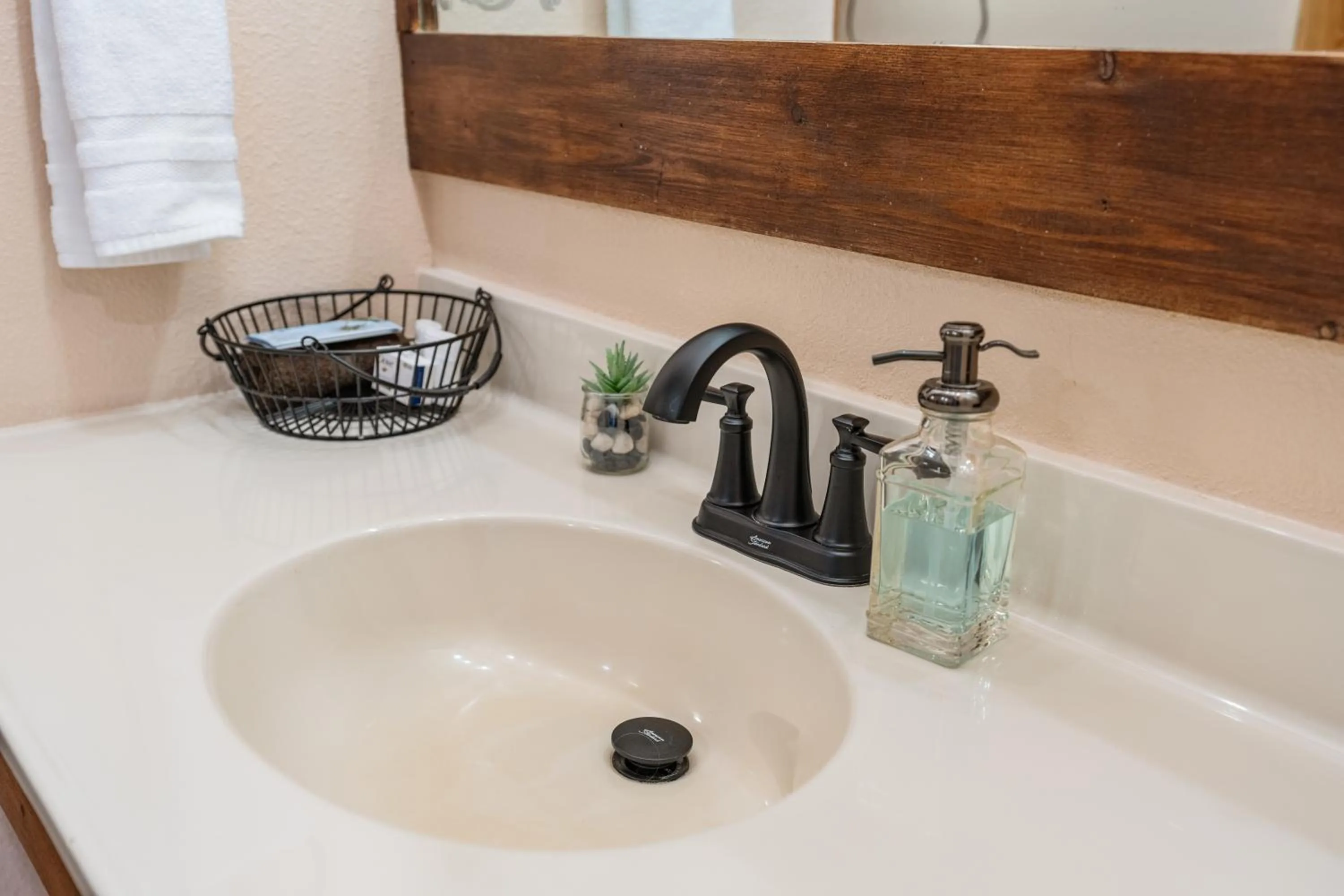 Bathroom in Duck Creek Village Inn