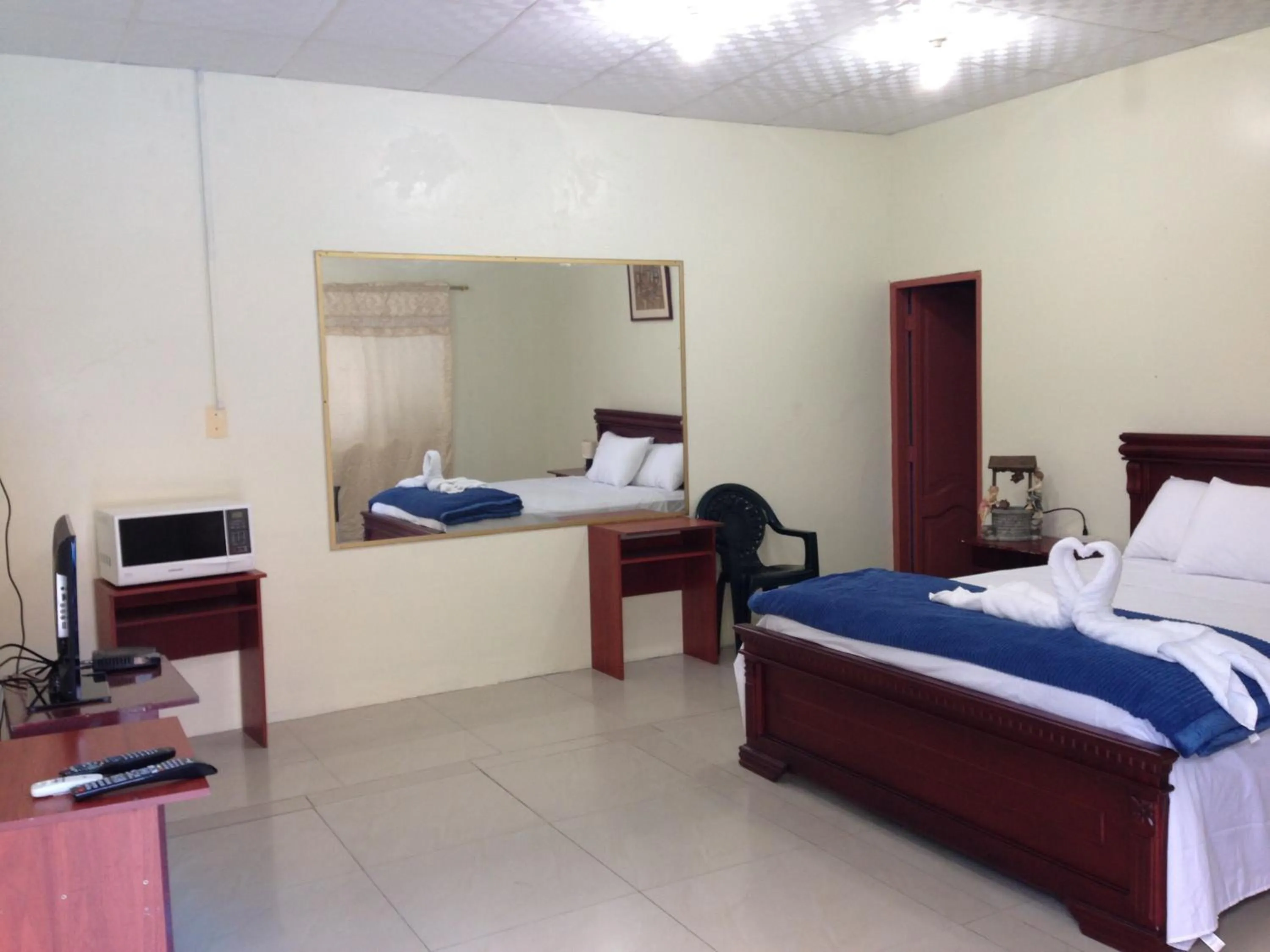 Photo of the whole room, Bed in Hotel MundialCity