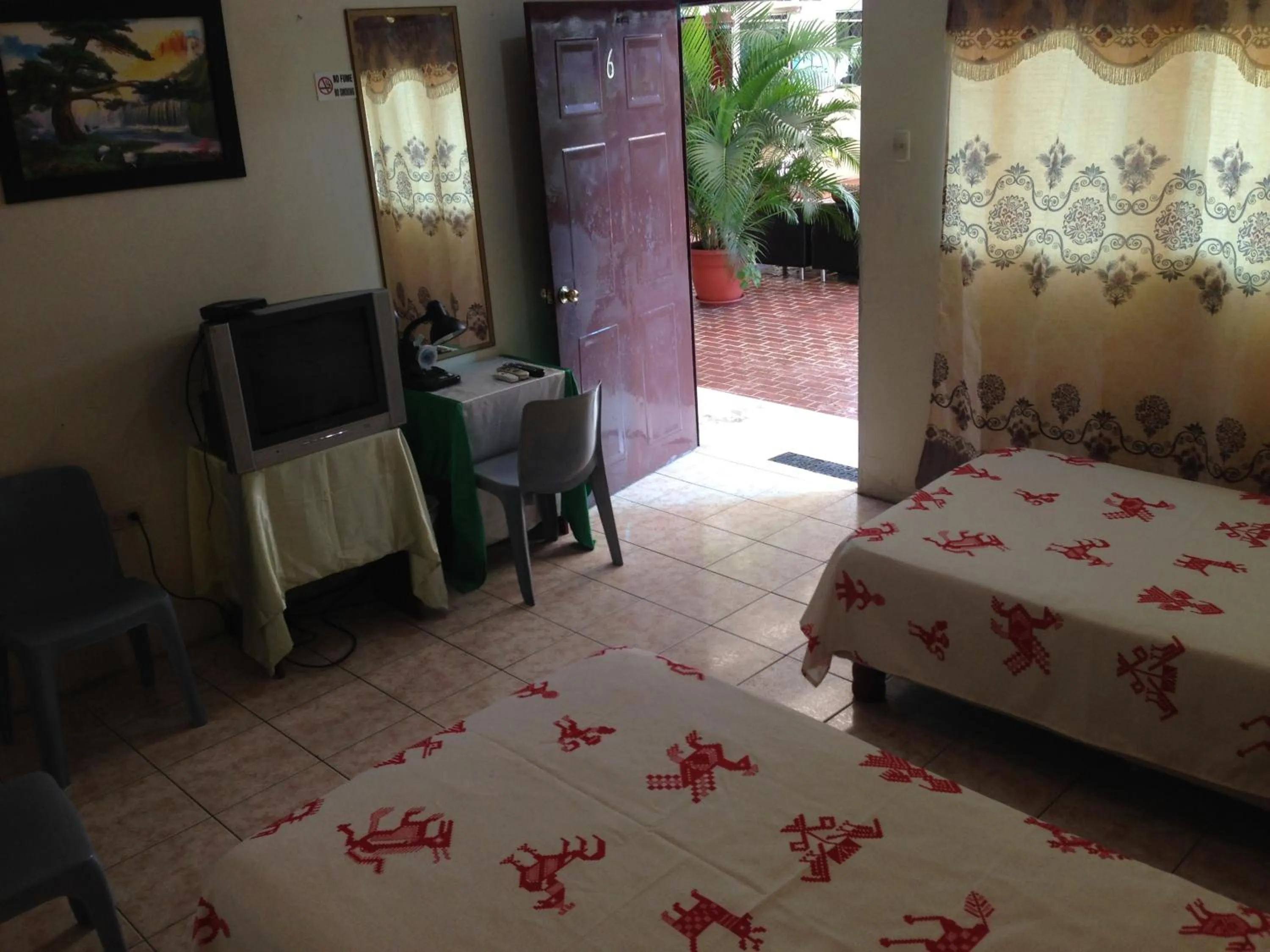 Seating area, Bed in Hotel MundialCity