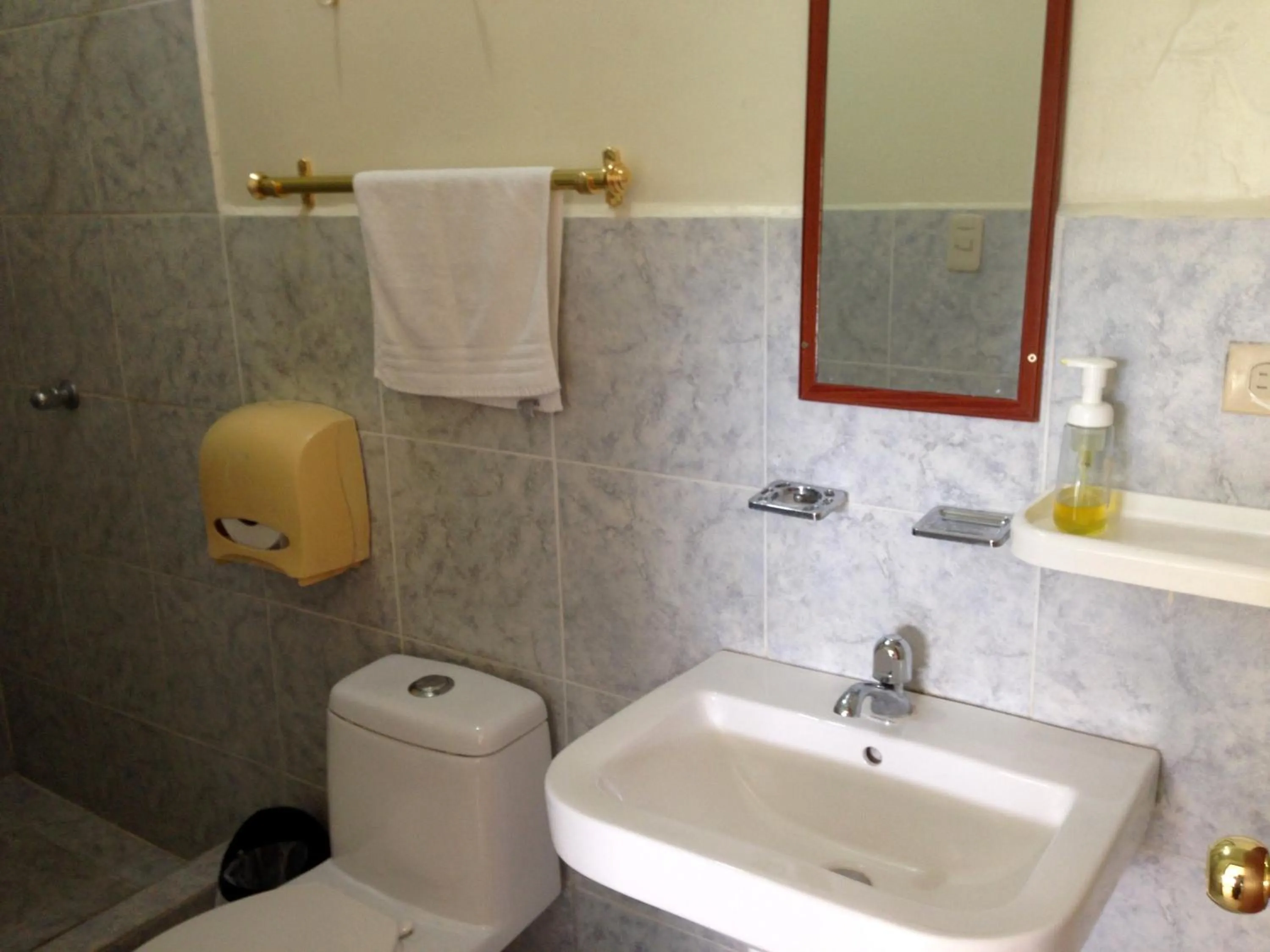 Bathroom in Hotel MundialCity