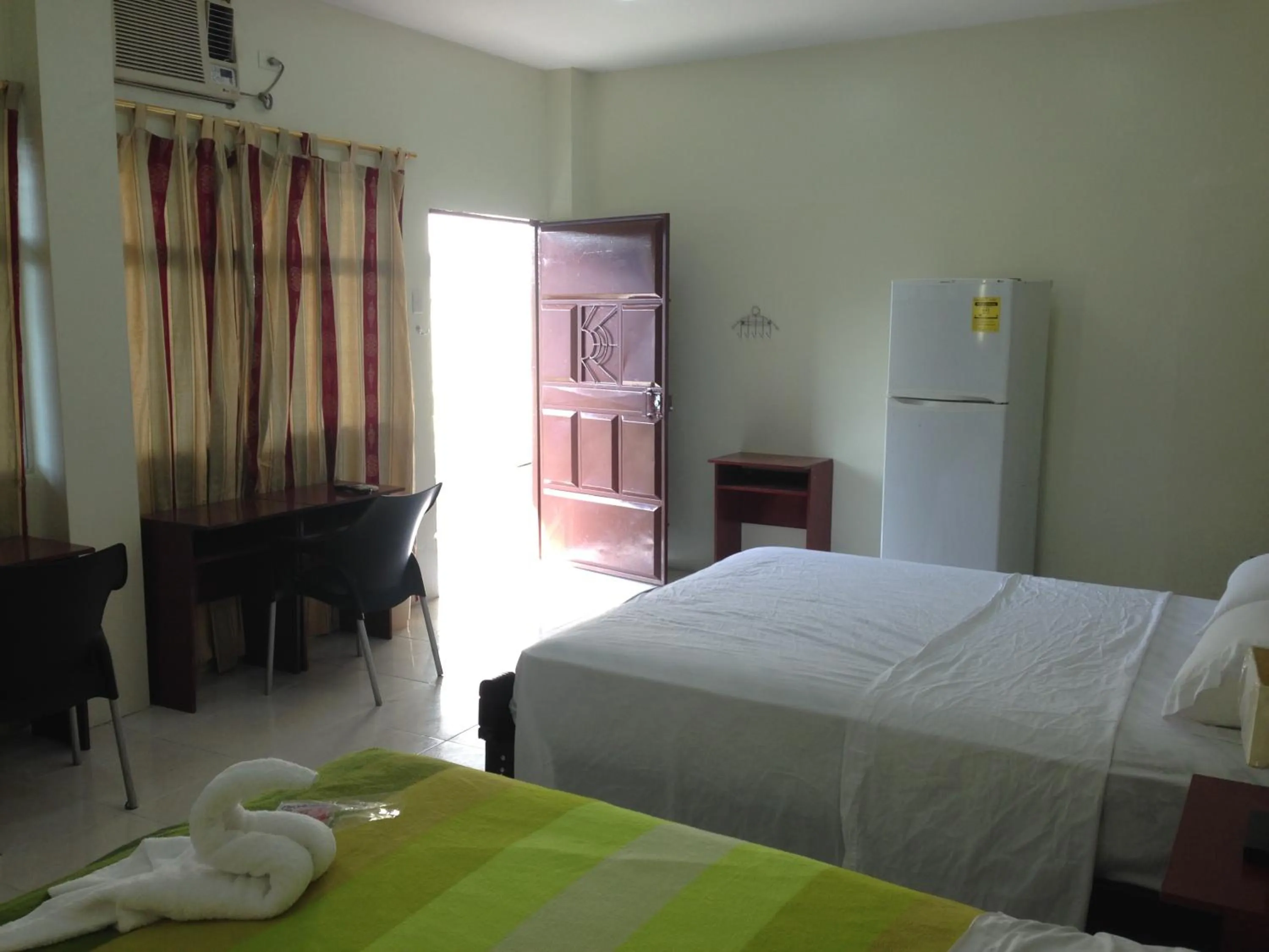 Photo of the whole room, Bed in Hotel MundialCity