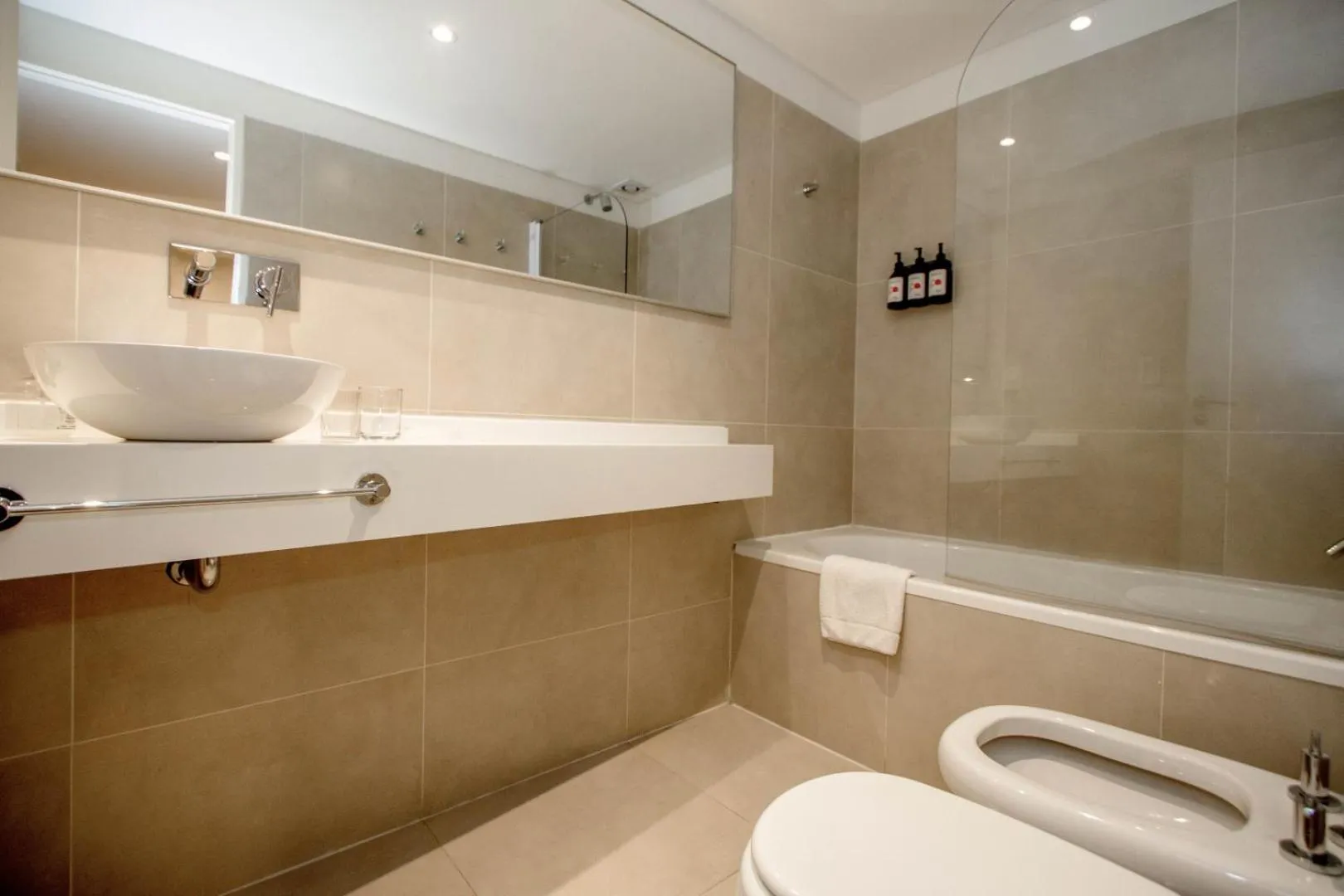 Bathroom in Pacifico Apartamentos