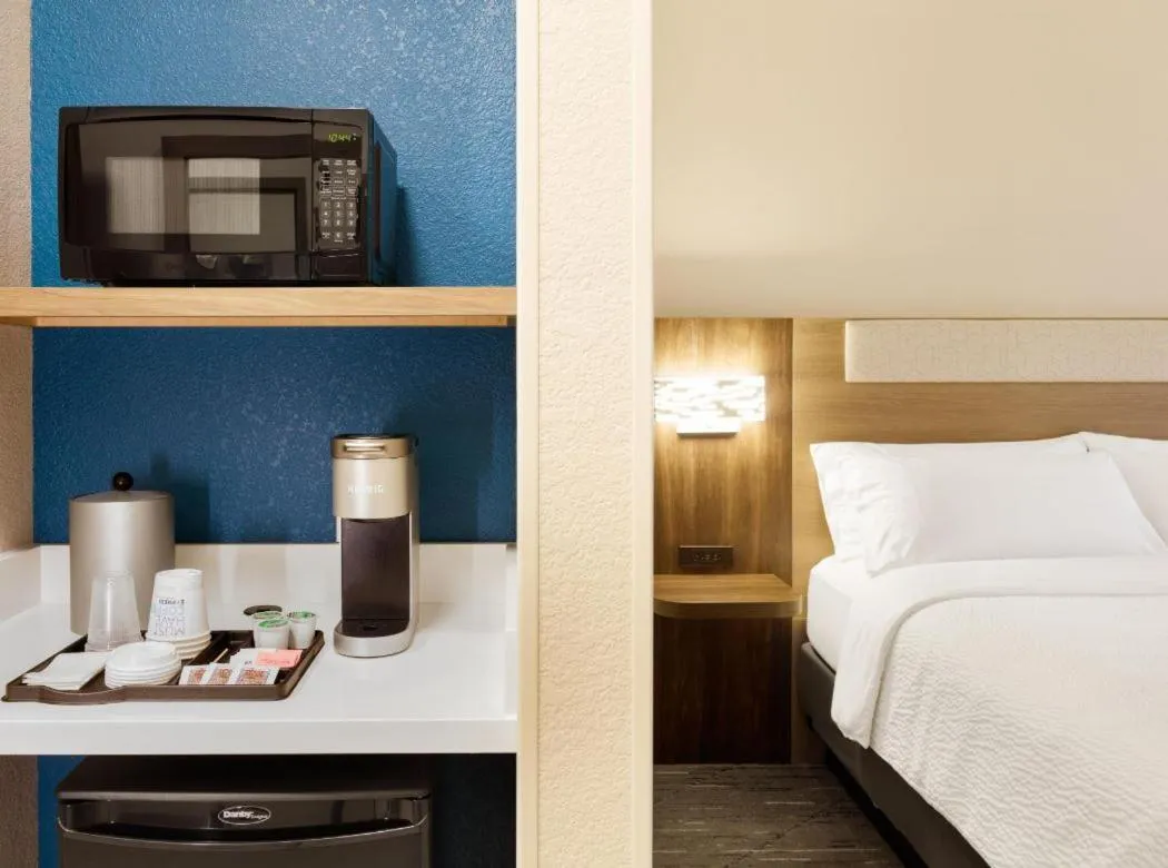 Bed in Holiday Inn Express & Suites Morrow – Atlanta South by IHG
