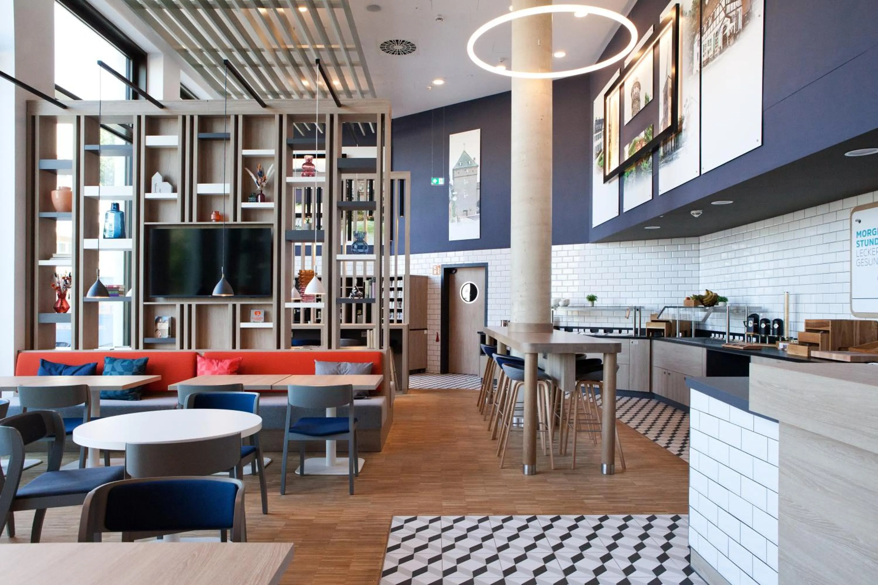 Restaurant/places to eat in Holiday Inn Express & Suites Monheim am Rhein by IHG