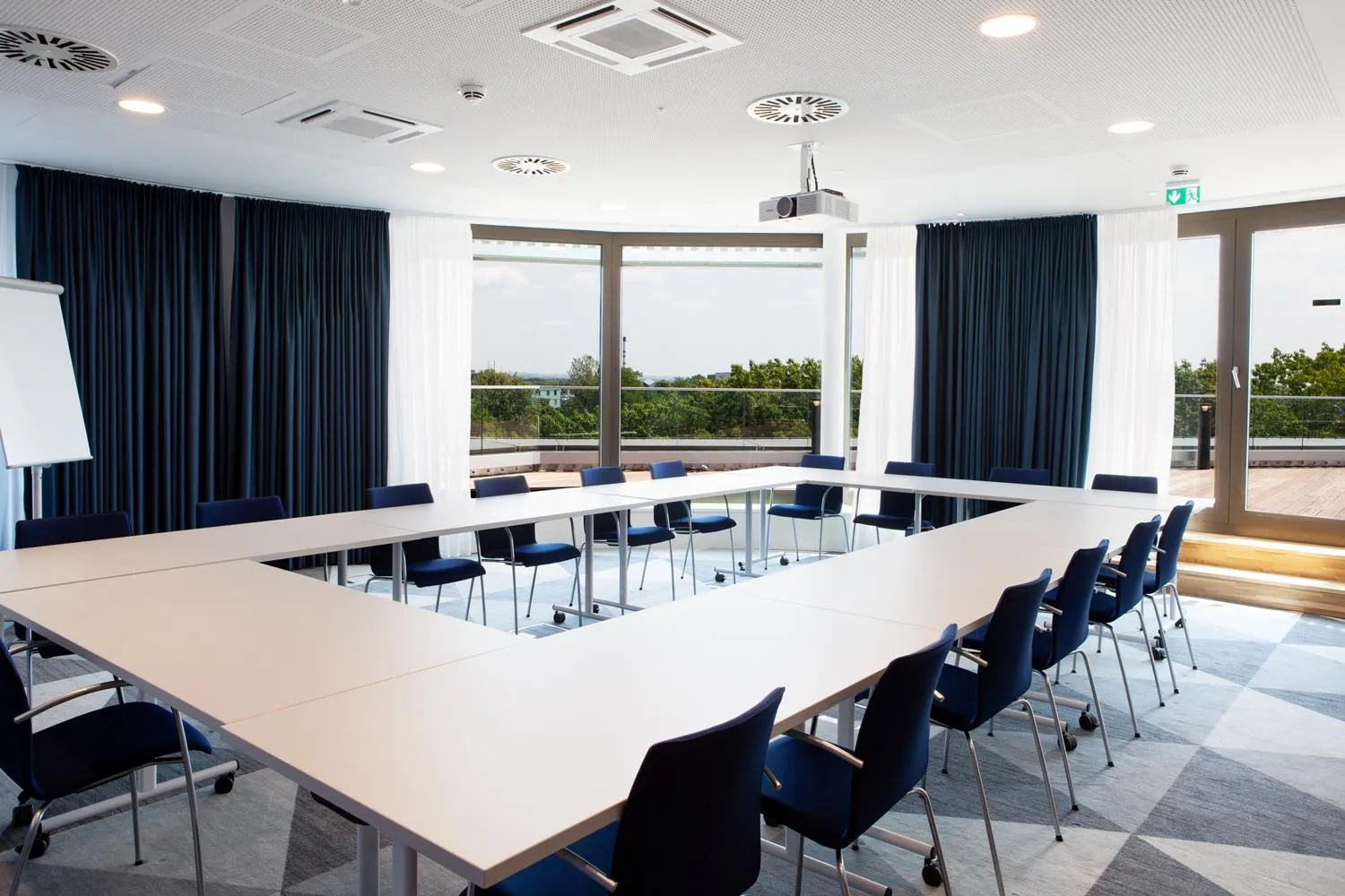 Meeting/conference room in Holiday Inn Express & Suites Monheim am Rhein by IHG