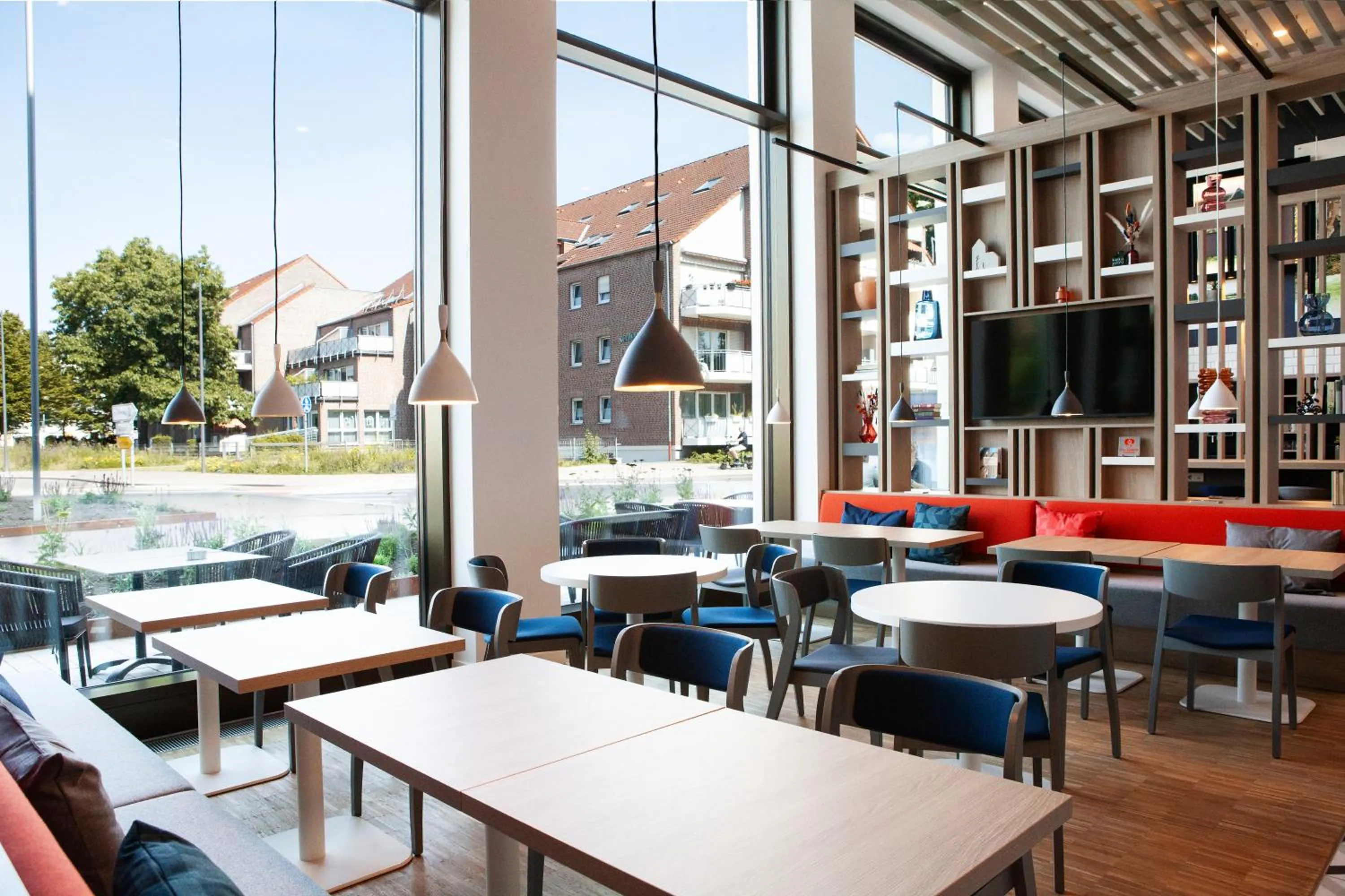 Restaurant/places to eat in Holiday Inn Express & Suites Monheim am Rhein by IHG