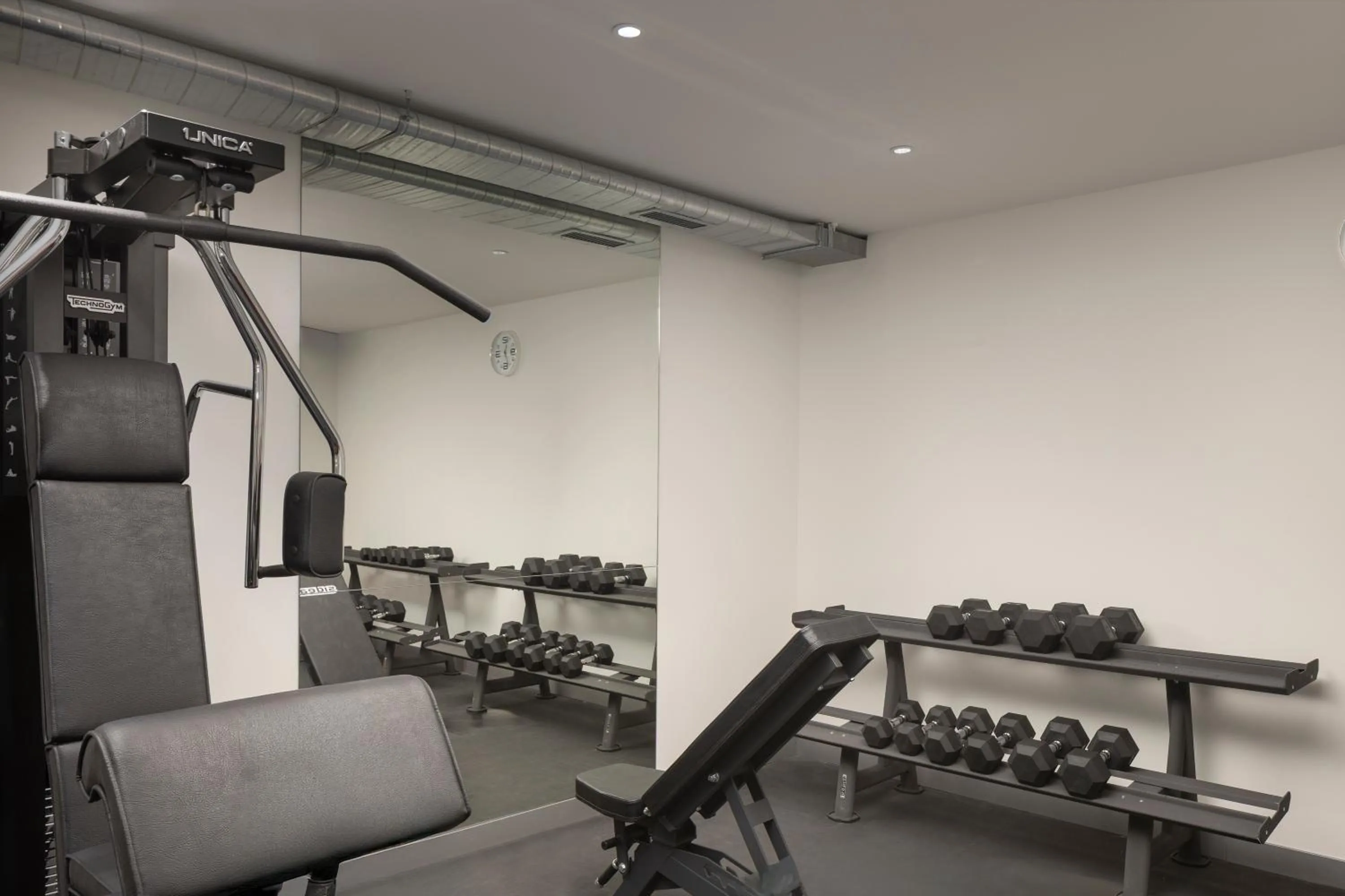 Fitness centre/facilities in Holiday Inn Express & Suites Sion by IHG