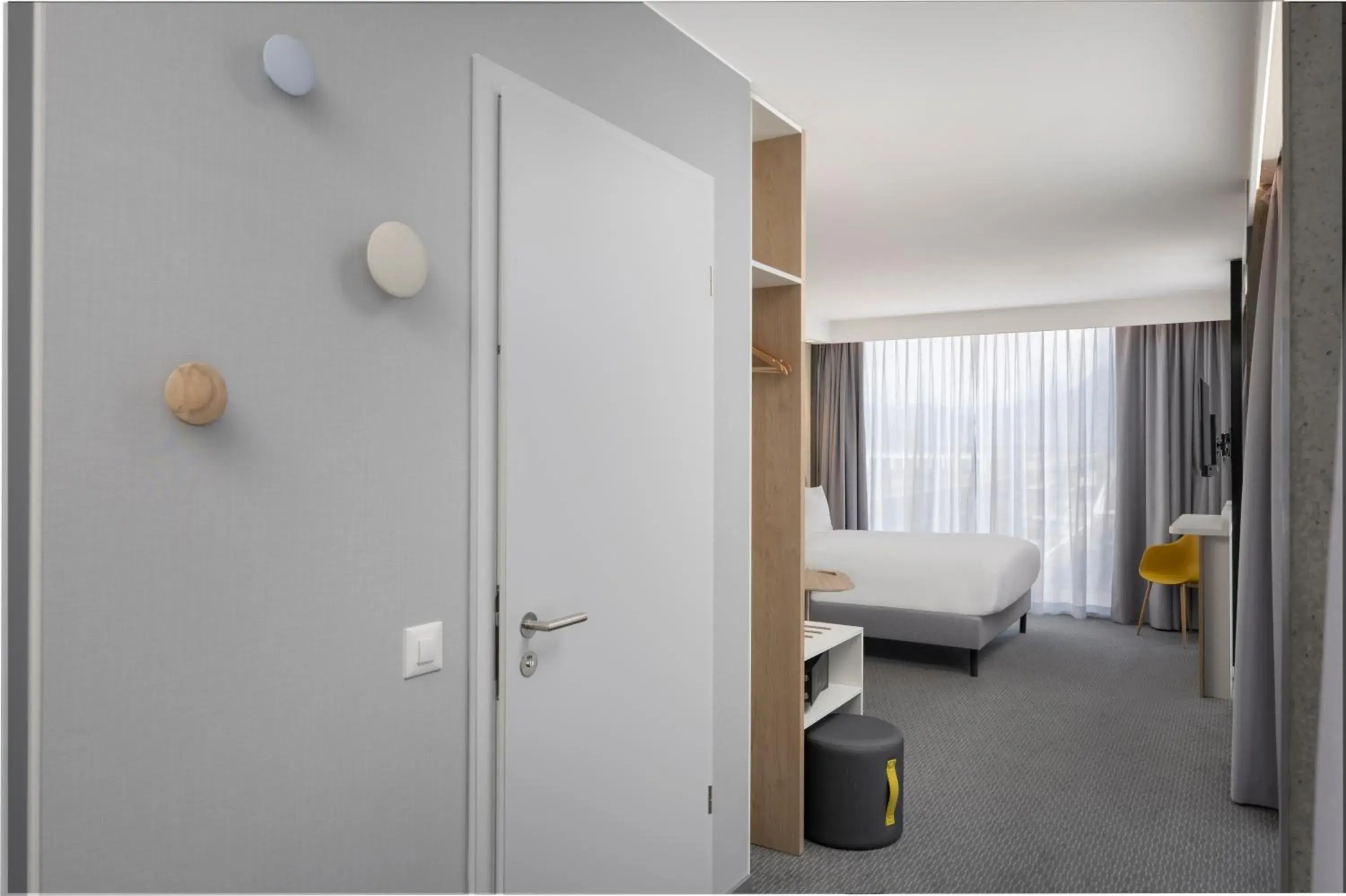 Bed in Holiday Inn Express & Suites Sion by IHG Bed in Holiday Inn Express & Suites Sion by IHG