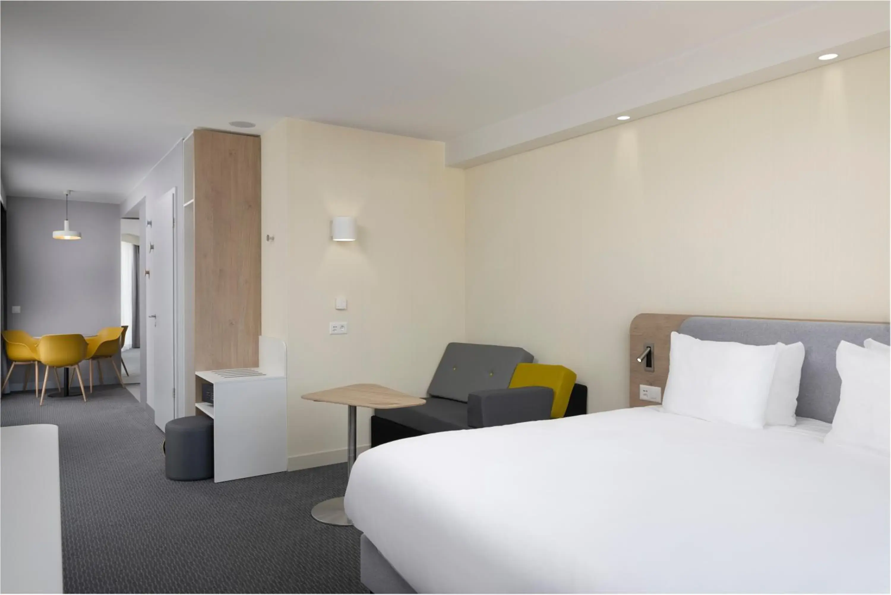 Photo of the whole room, Bed in Holiday Inn Express & Suites Sion by IHG Photo of the whole room, Bed in Holiday Inn Express & Suites Sion by IHG