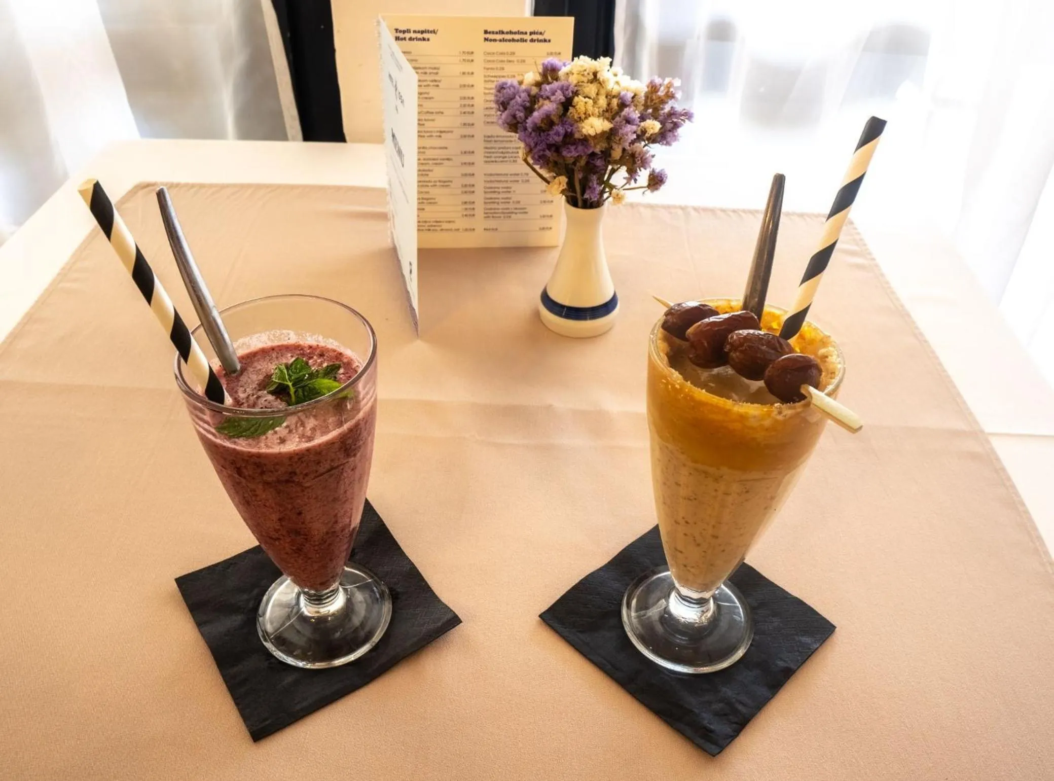 Restaurant/places to eat in Hotel Issa