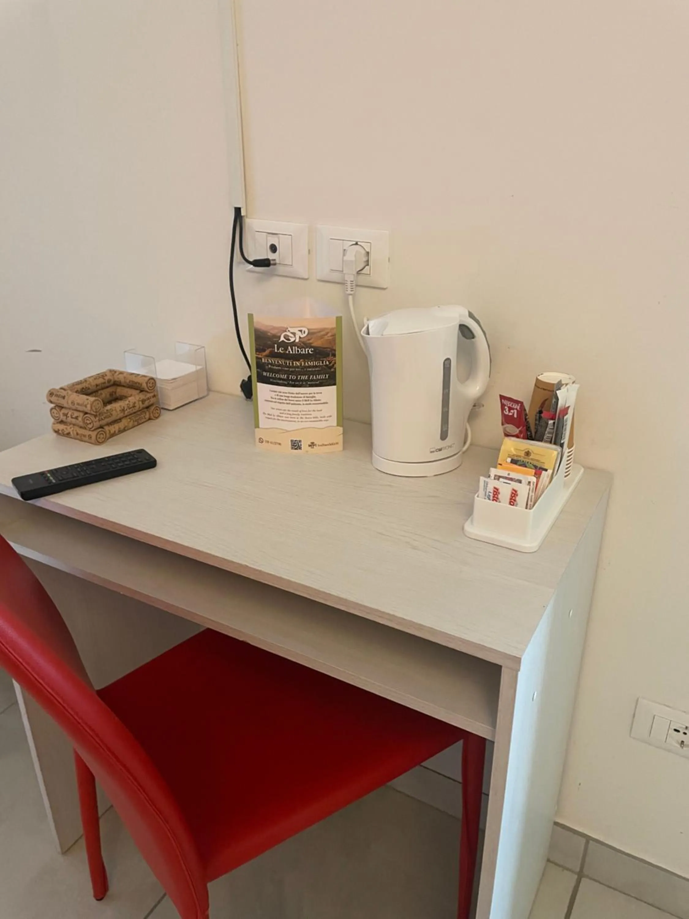 Coffee/tea facilities in B&B Le Albare