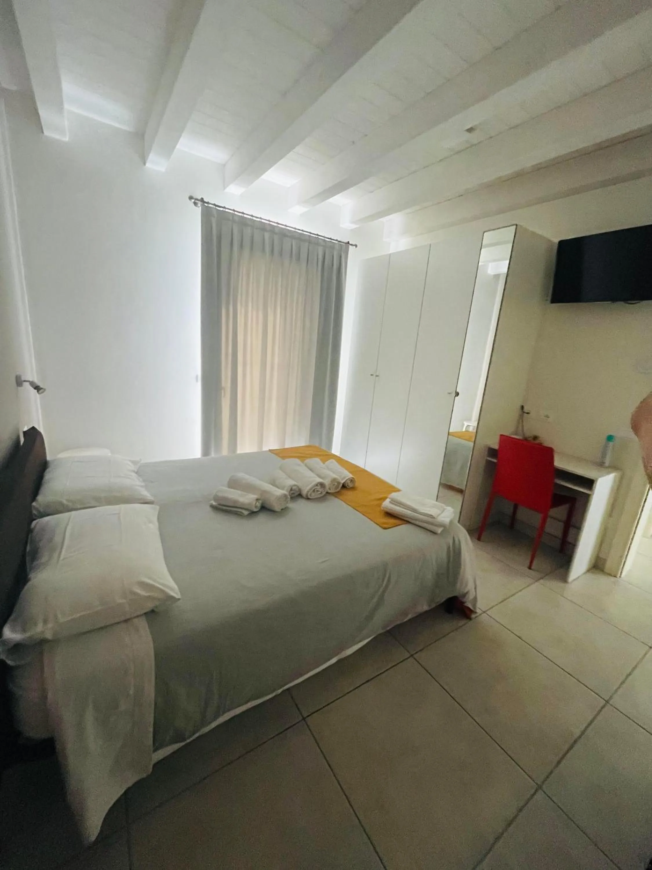 Photo of the whole room, Bed in B&B Le Albare