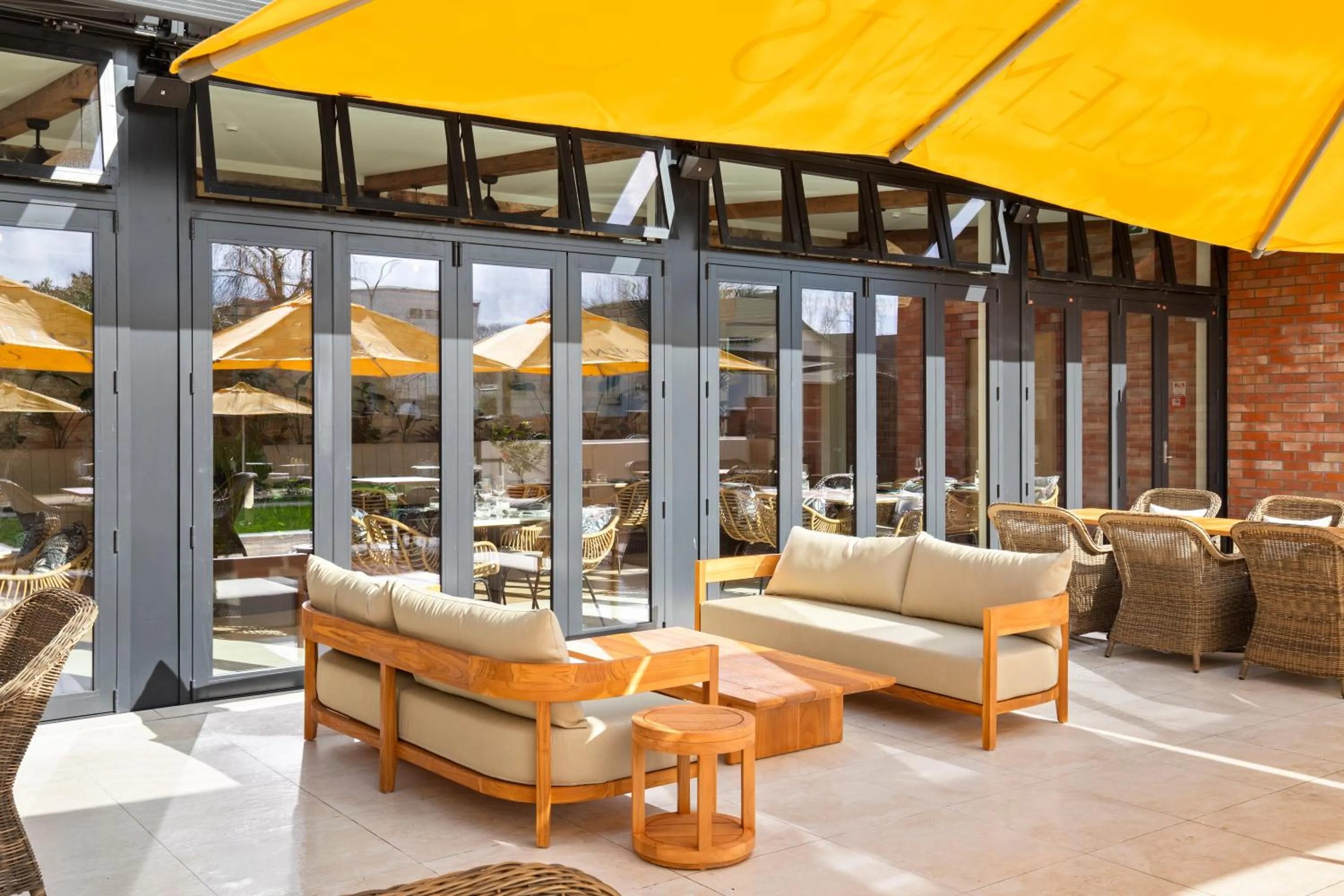 Restaurant/places to eat in The Clements Hotel