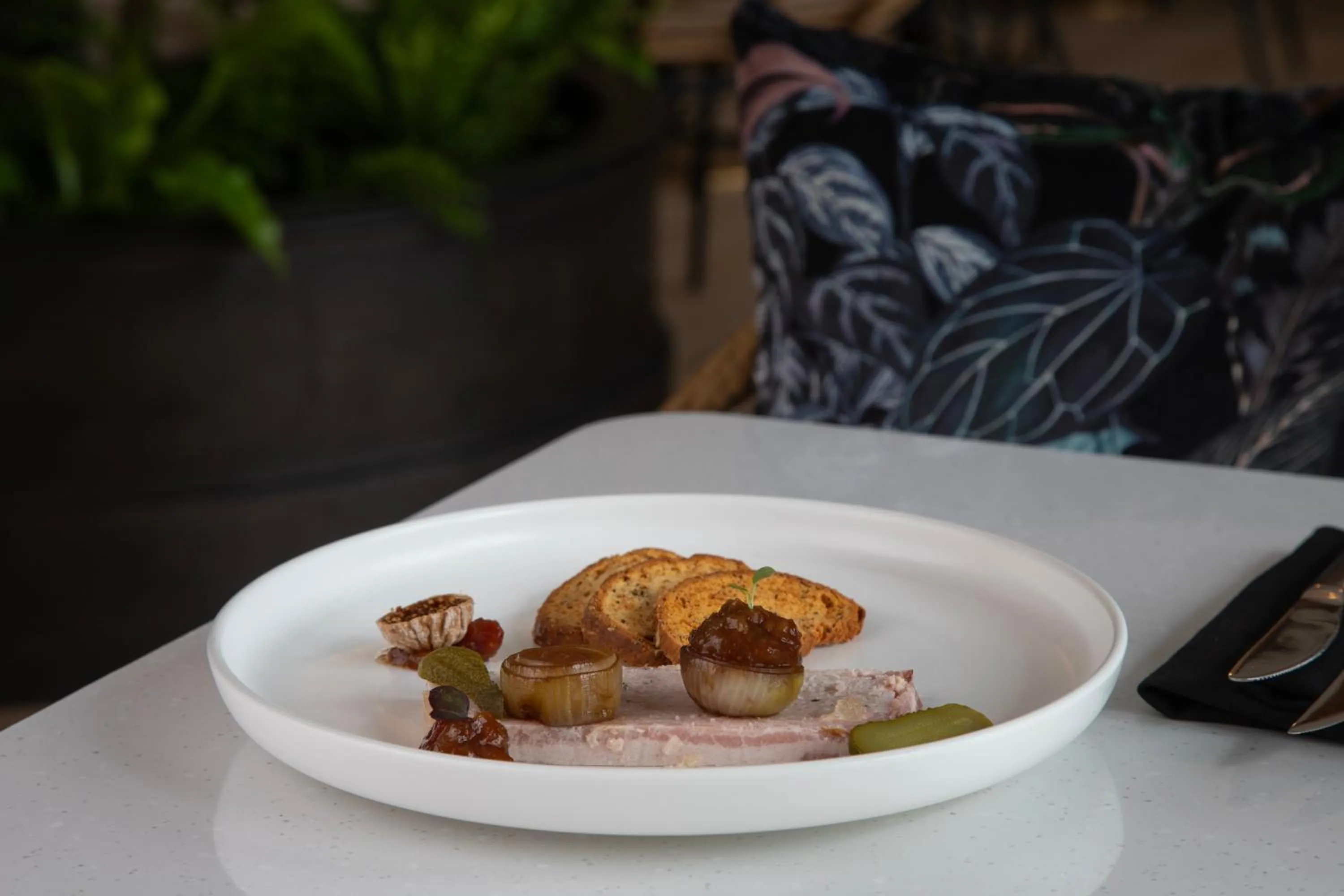 Restaurant/places to eat in The Clements Hotel