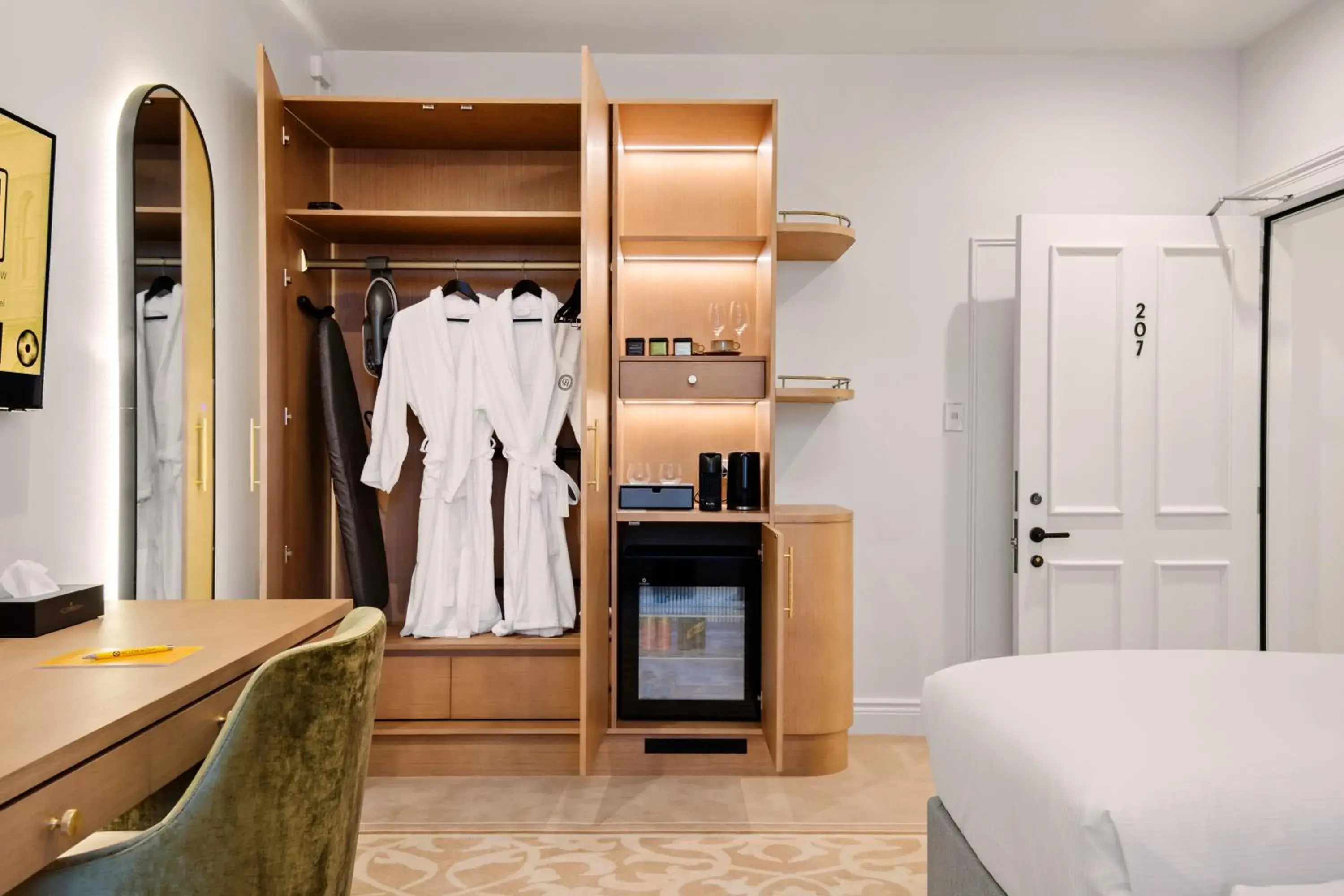 Bed in The Clements Hotel Bed in The Clements Hotel