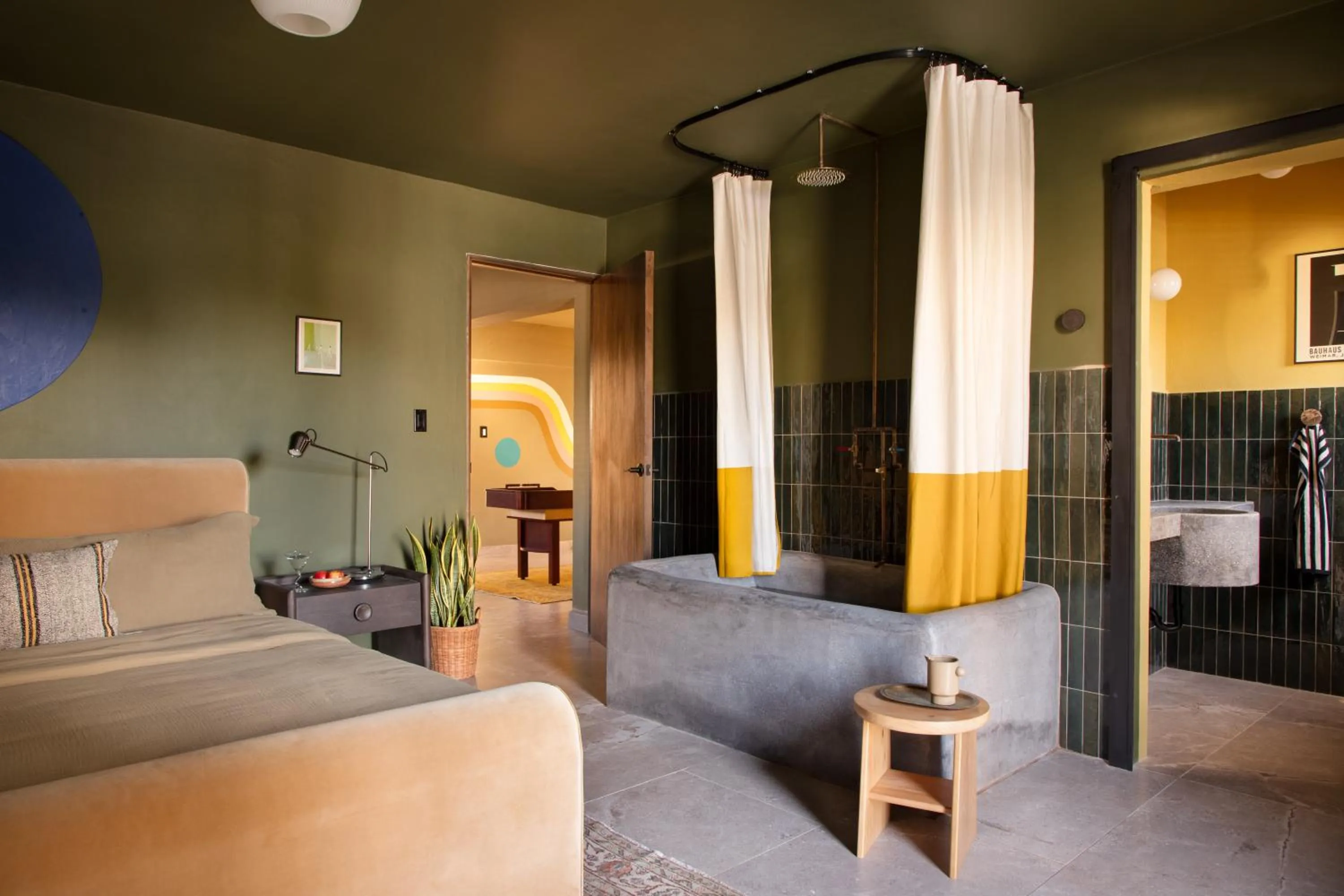 Photo of the whole room, Bed in MARU by DW