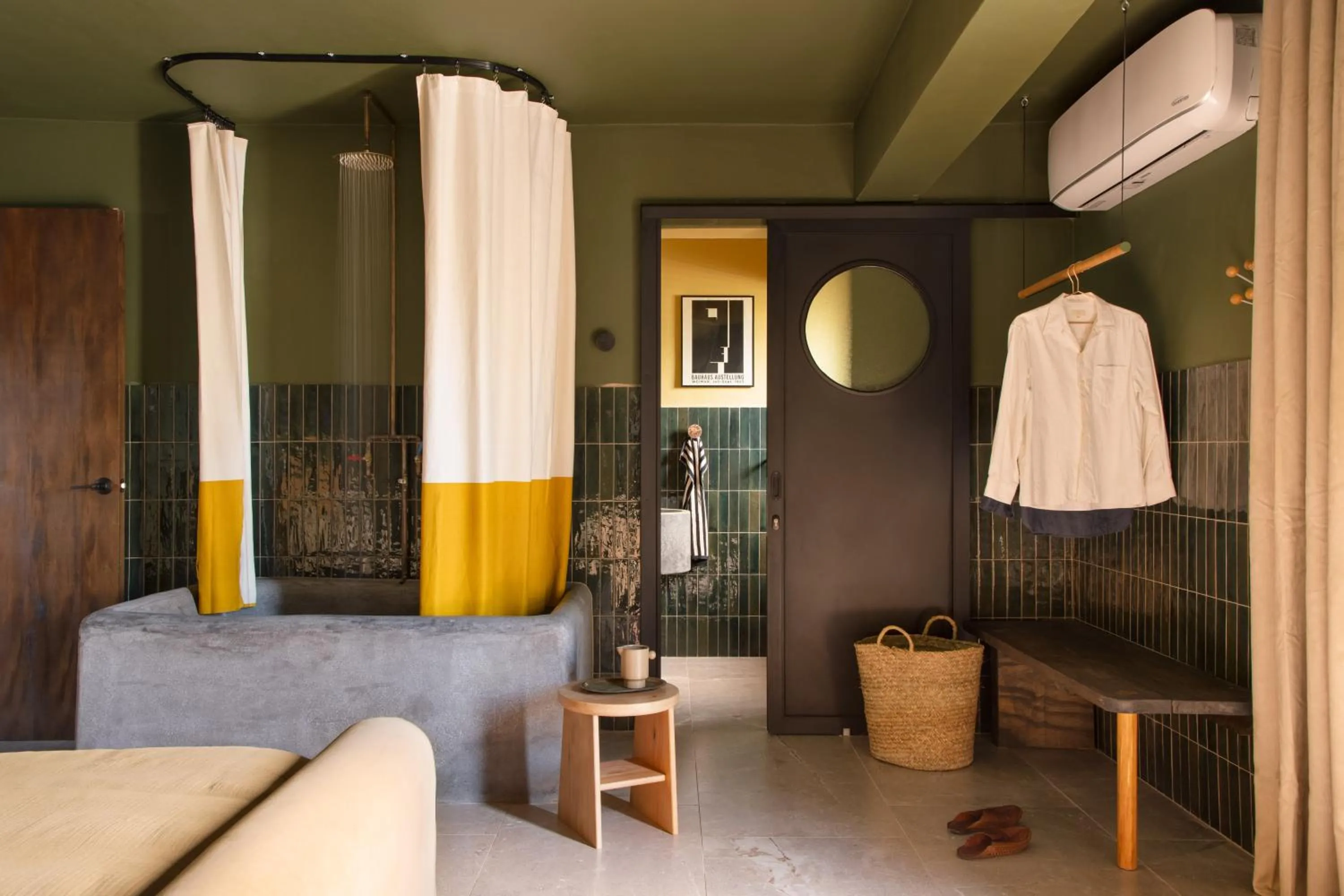 Photo of the whole room in MARU by DW