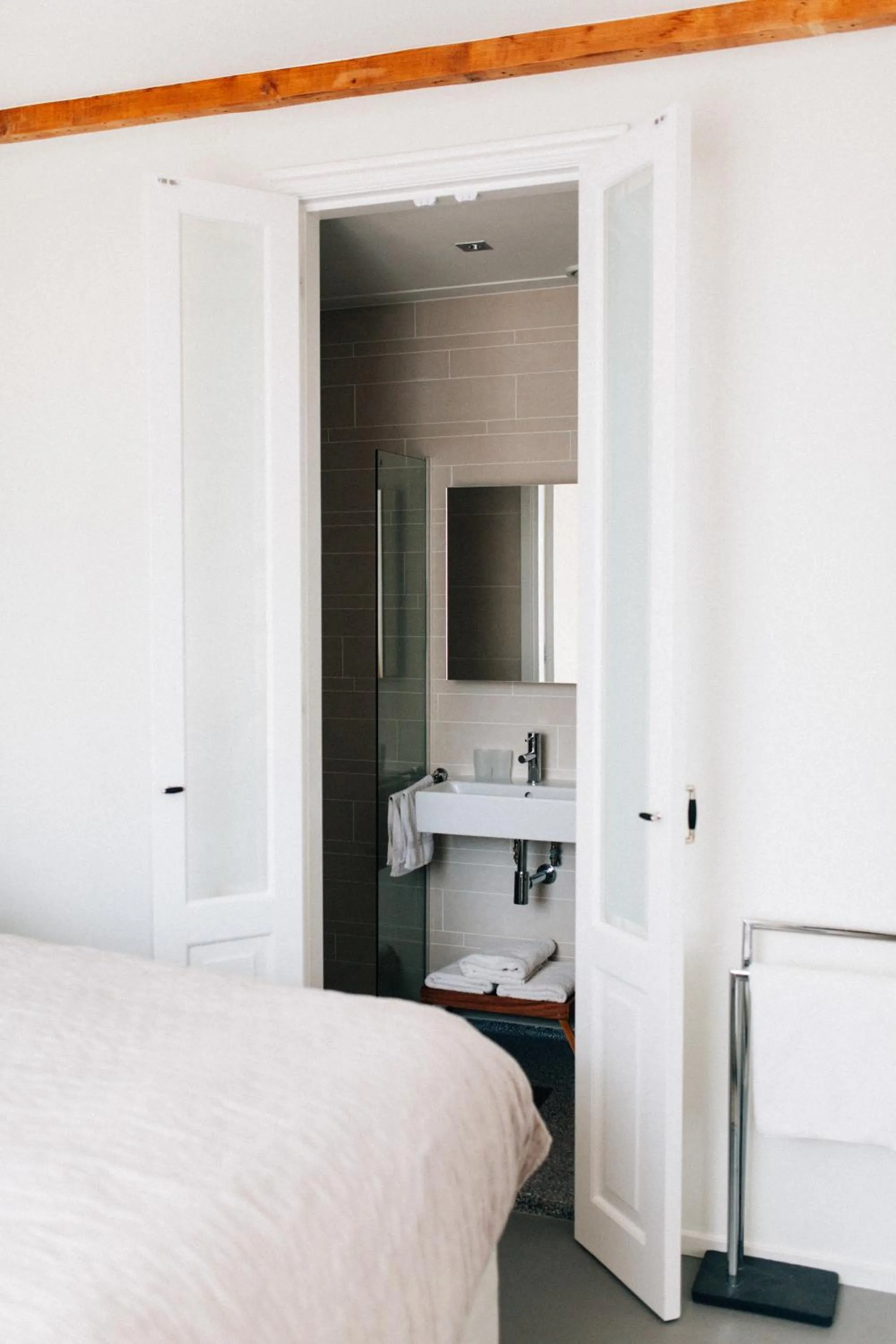 Bathroom, Bed in Boutique B&B Bovien