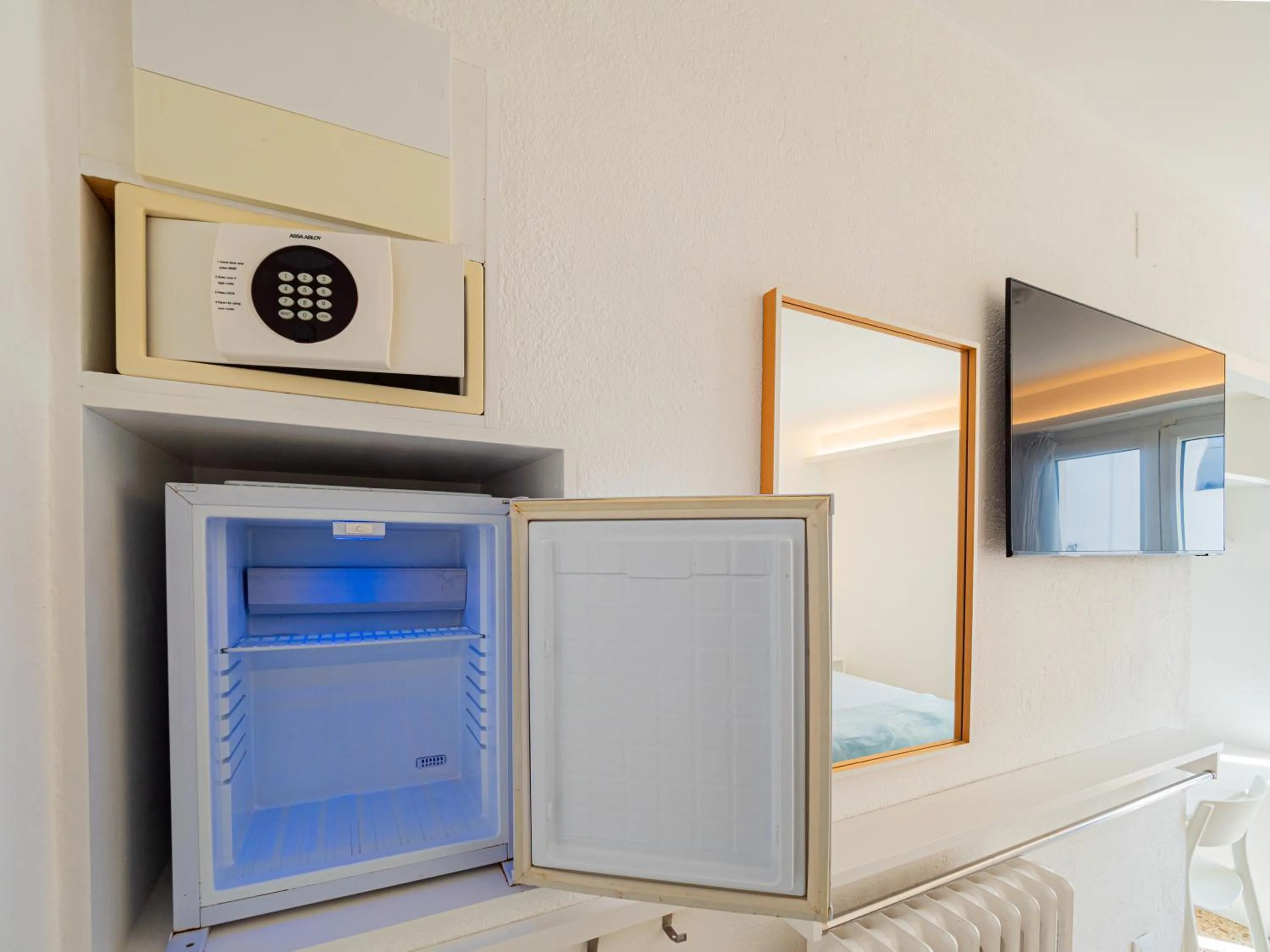 TV and multimedia in Hostal Marina Cadaqués