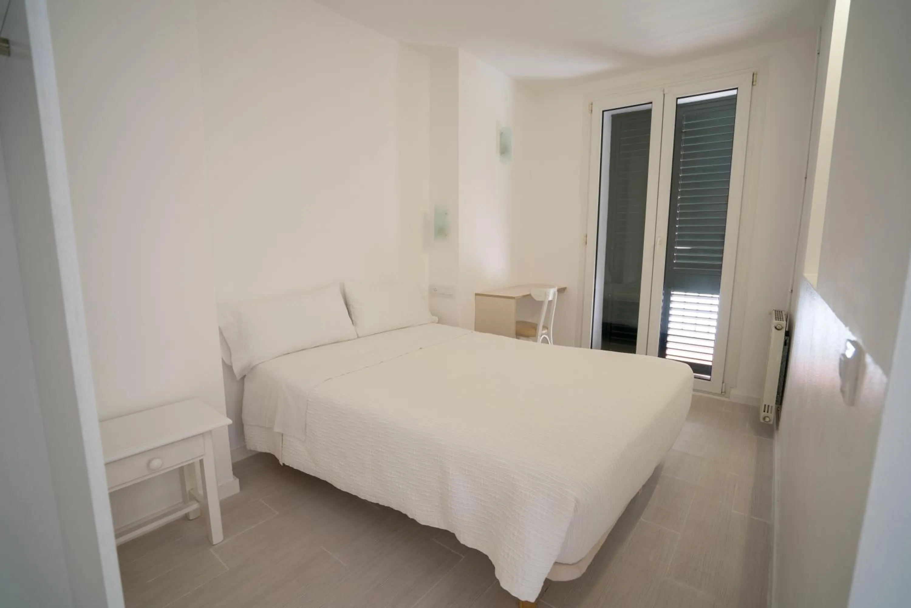 Bedroom, Bed in Hostal Marina Cadaqués