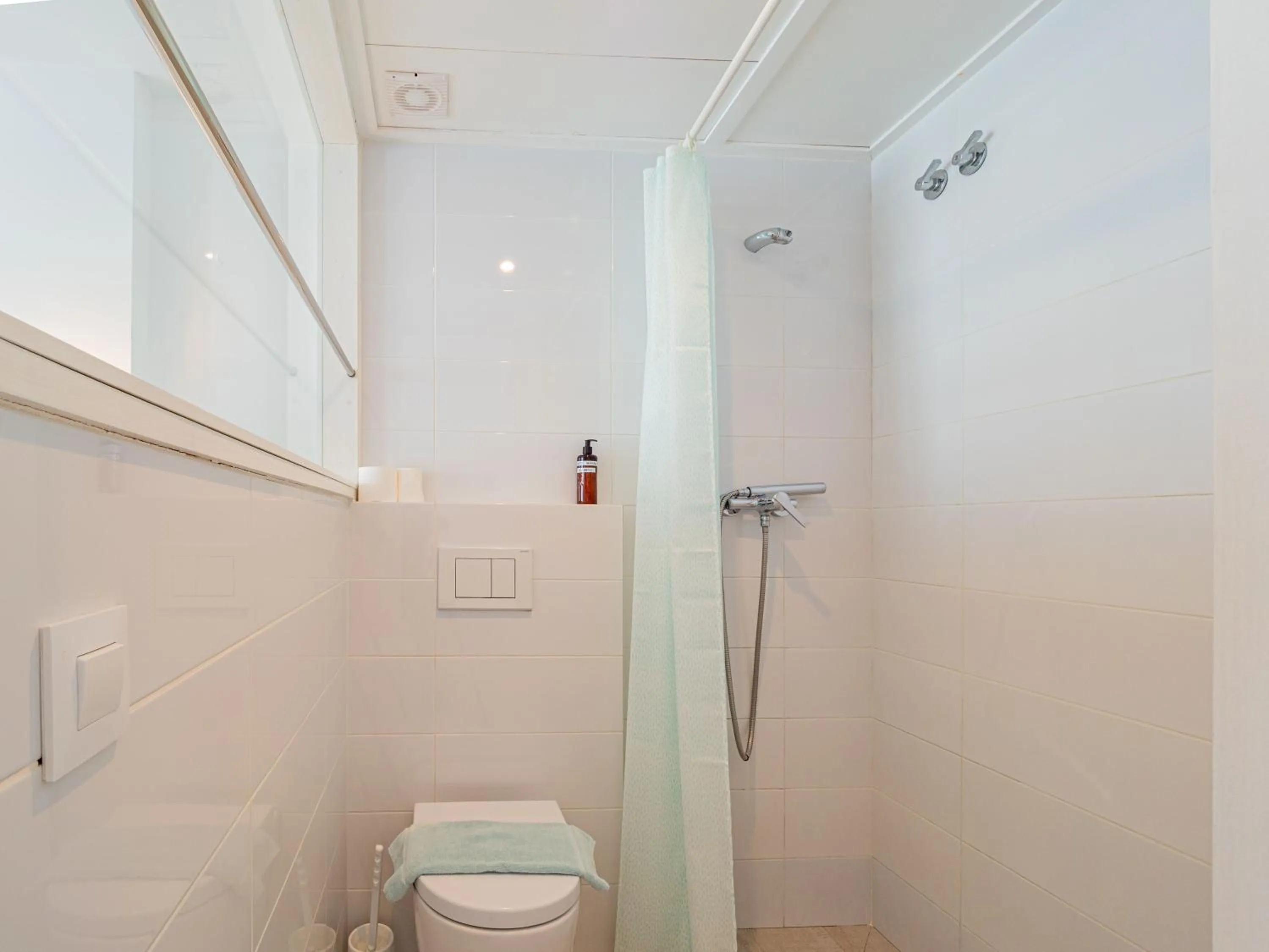 Shower in Hostal Marina Cadaqués