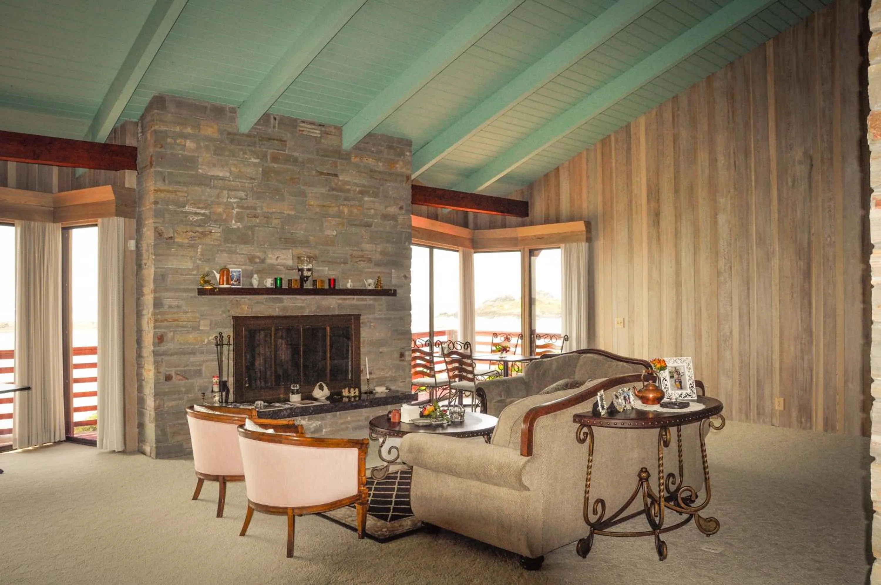 Communal lounge/ TV room in Arky's B&B