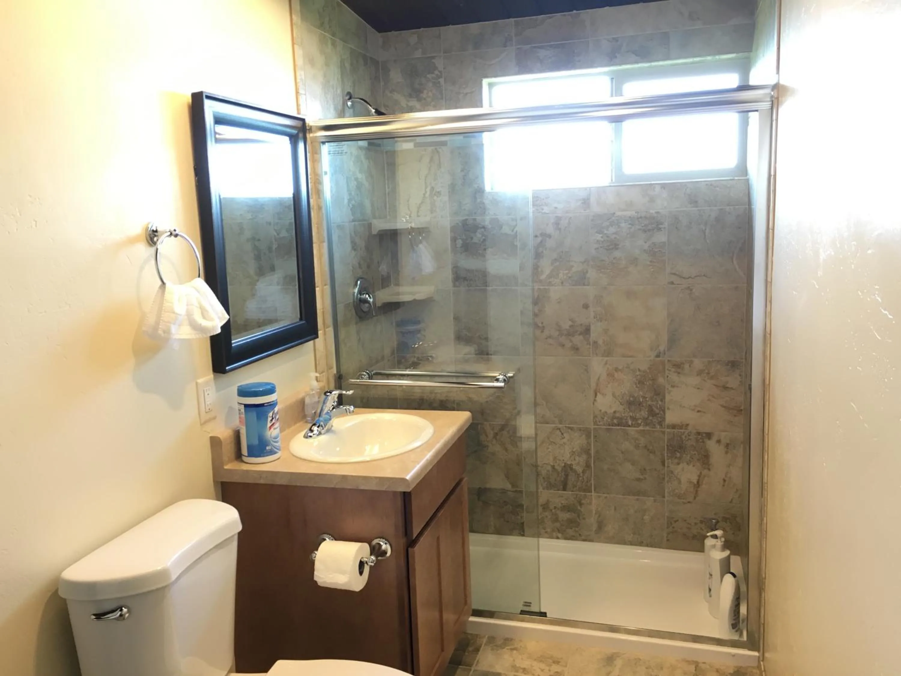 Bathroom in Arky's B&B