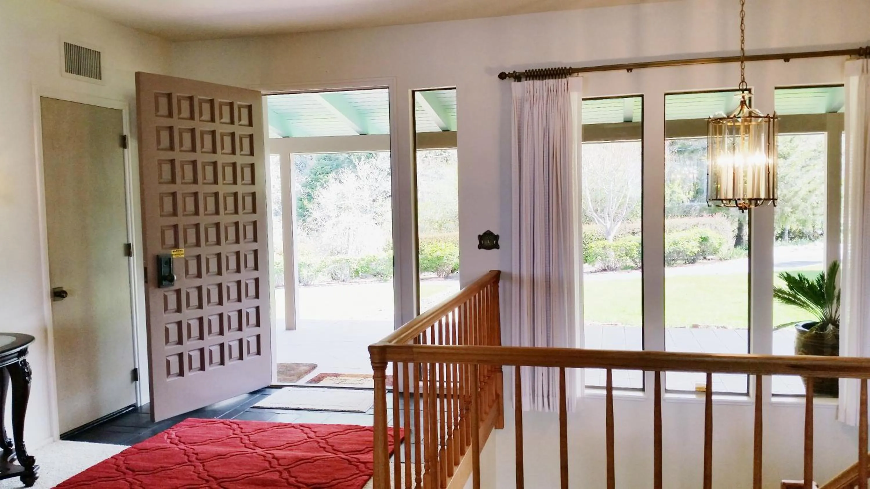 Facade/entrance in Arky's B&B