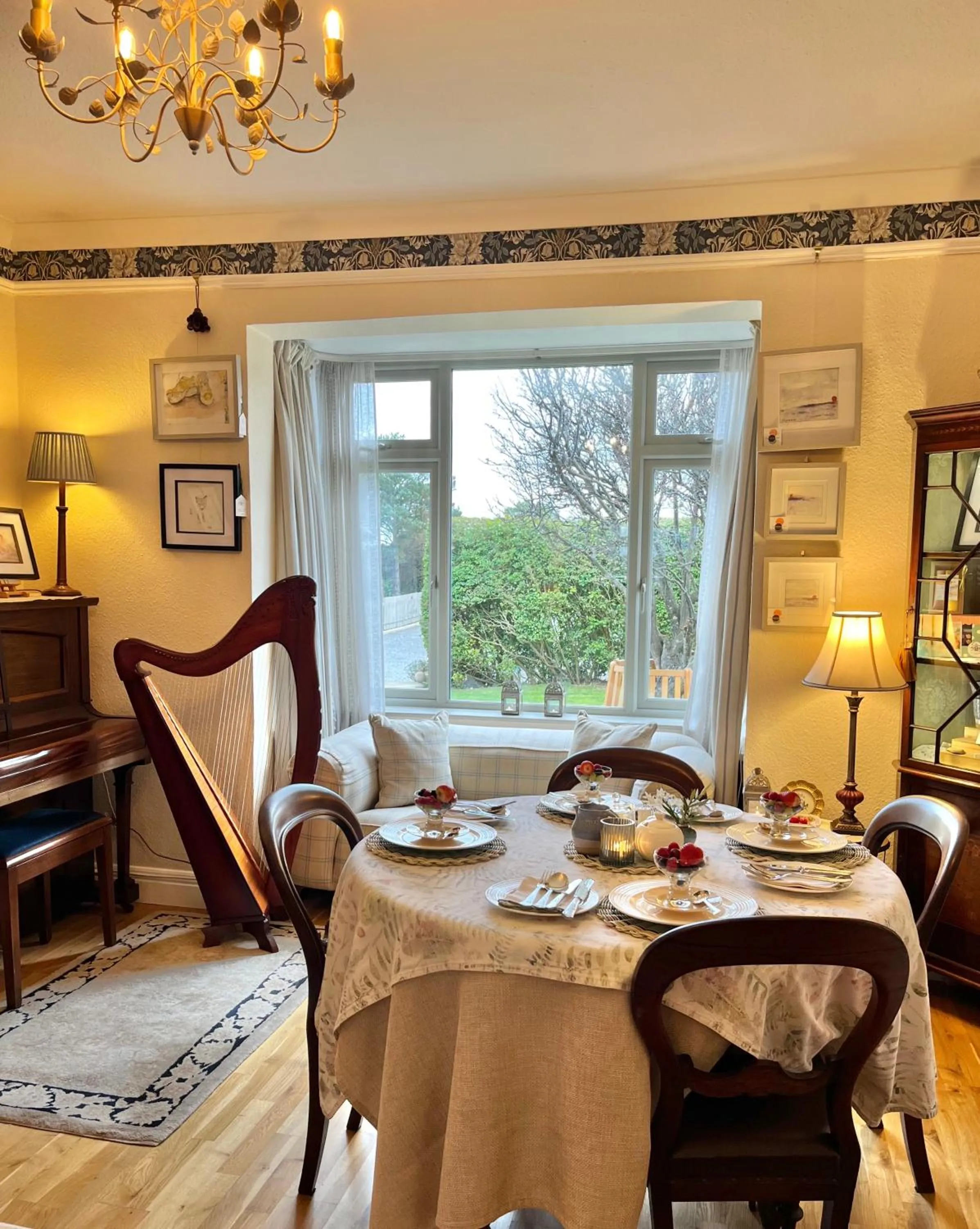 Living room in The Artist Residence Dublin Boutique B&B