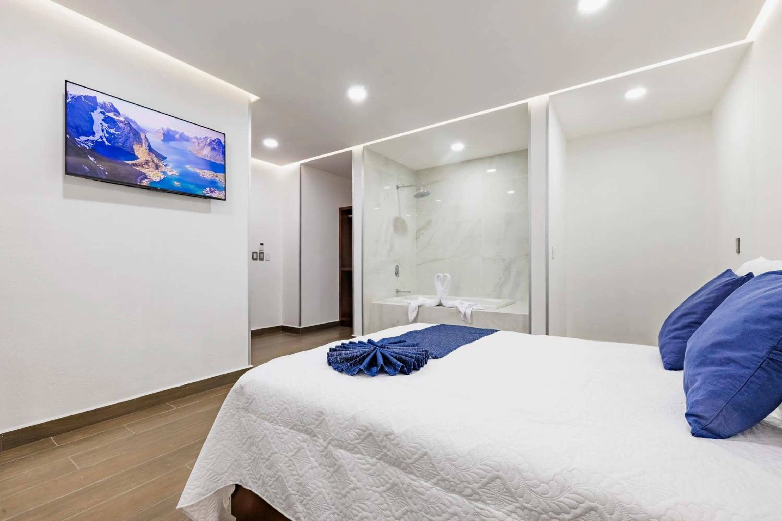 Photo of the whole room, Bed in MC HOTEL Saldarriaga Querétaro