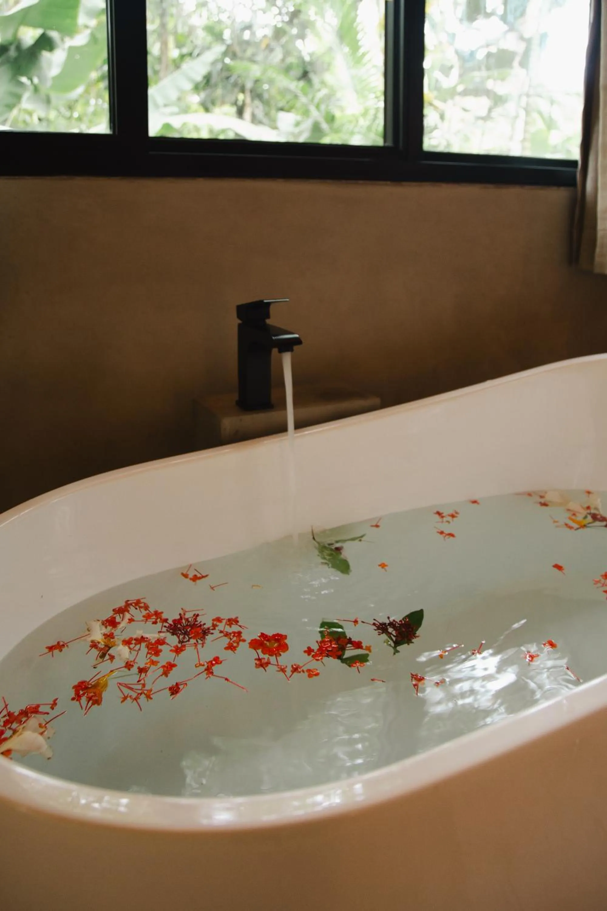 Hot Tub in Smart Hotel Pousada Reserva Camburi