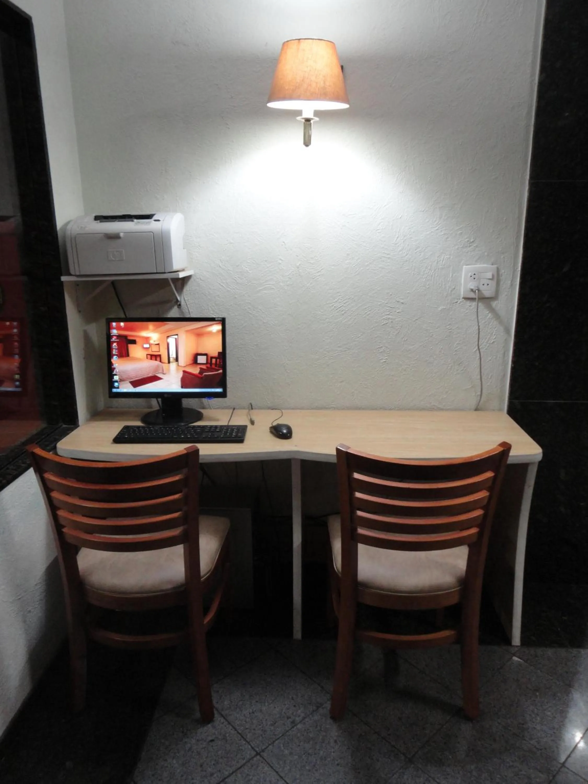 Business facilities in Hotel Columbia