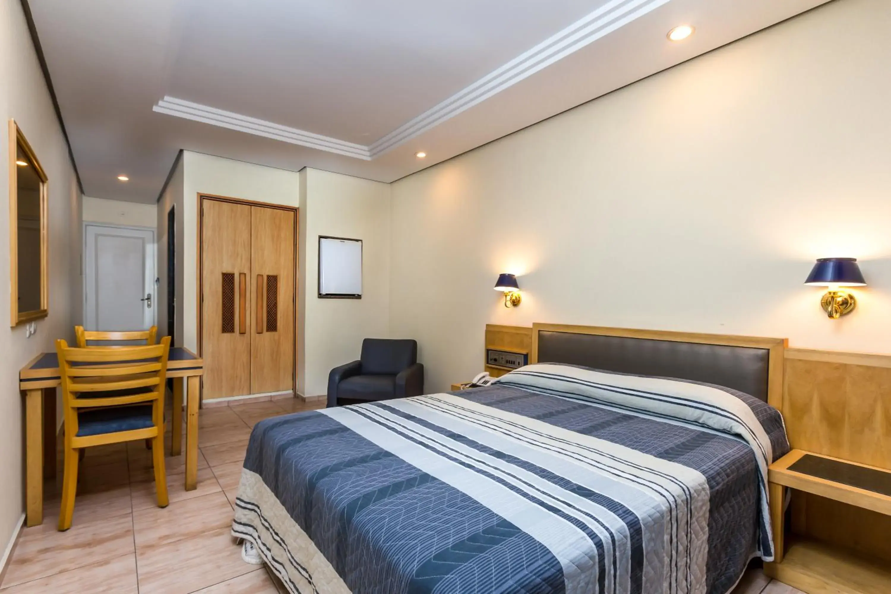 Bedroom, Bed in Hotel Columbia Bedroom, Bed in Hotel Columbia