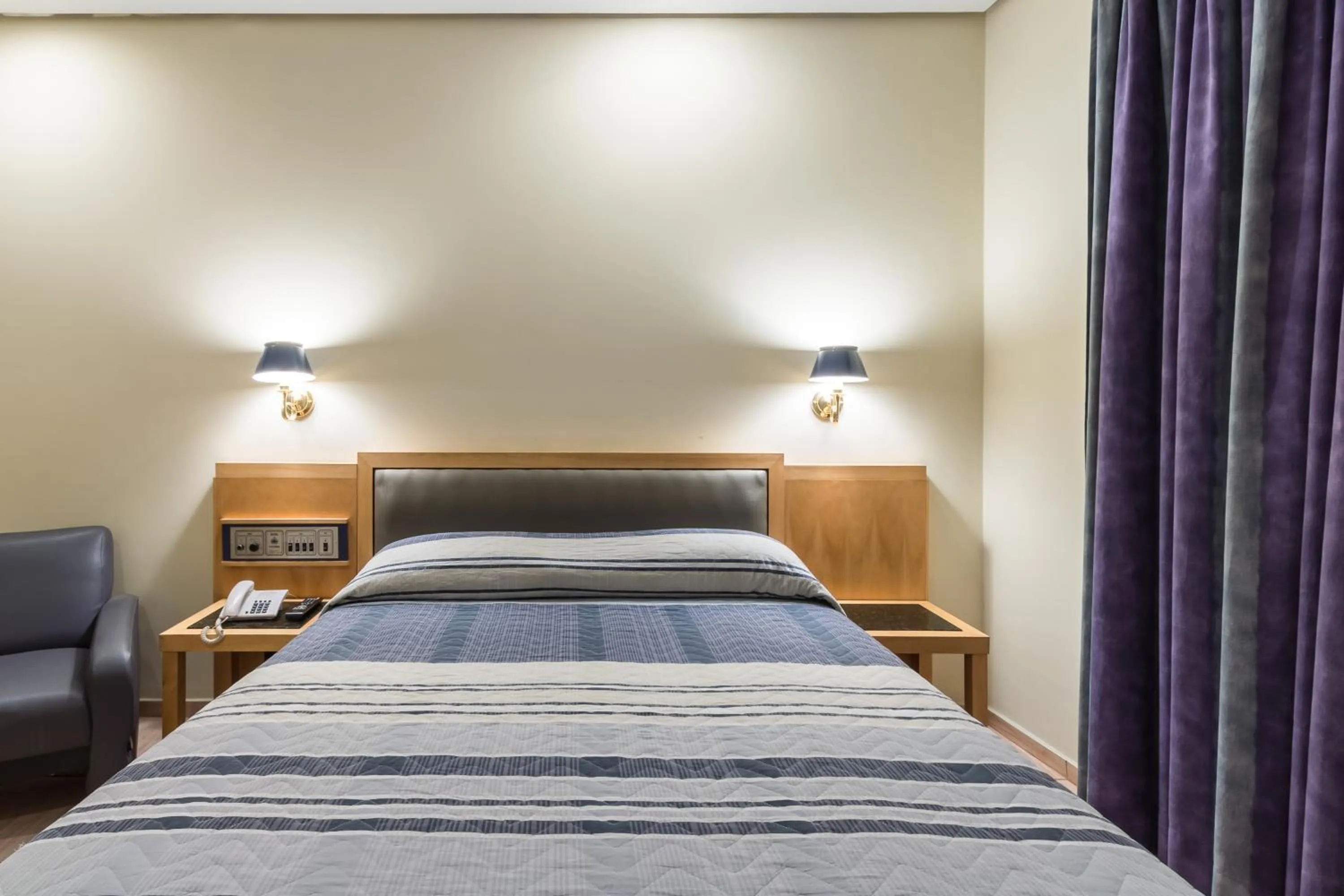 Bedroom, Bed in Hotel Columbia