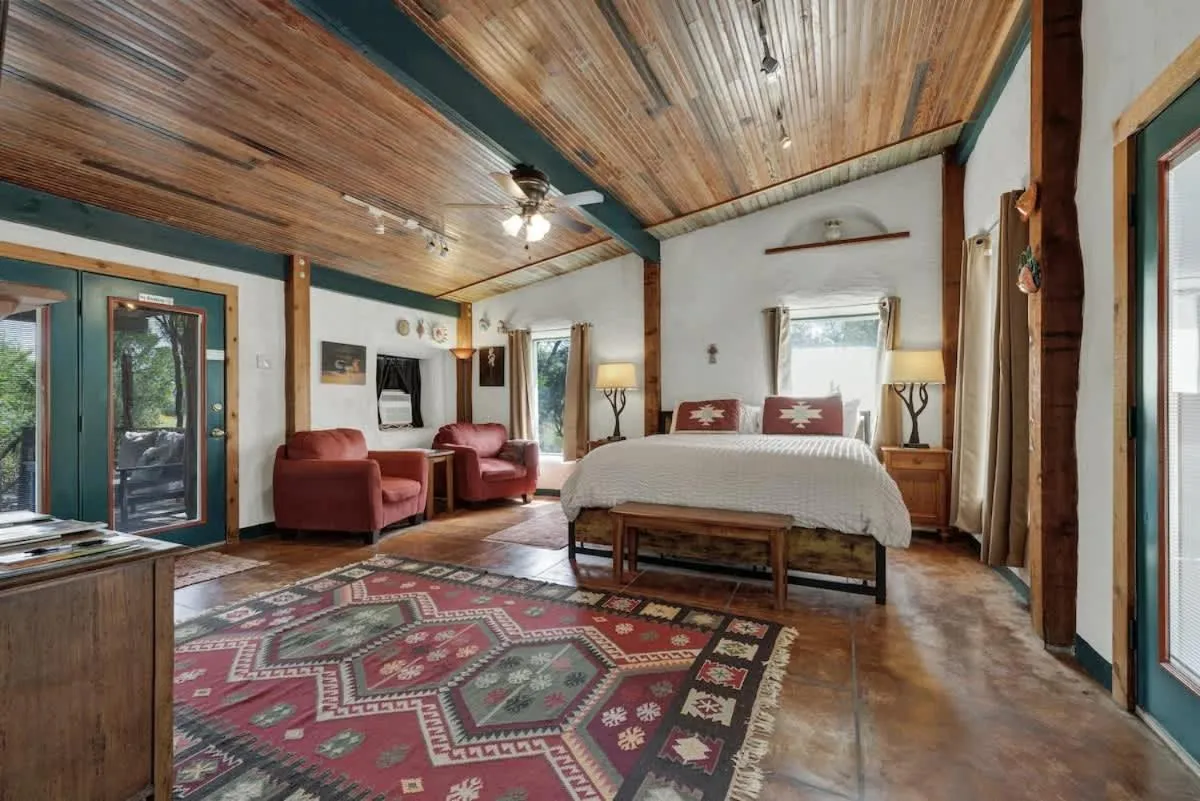 Bed in Sonora Casita Hot-Tub Four Minutes to Marktplatz!