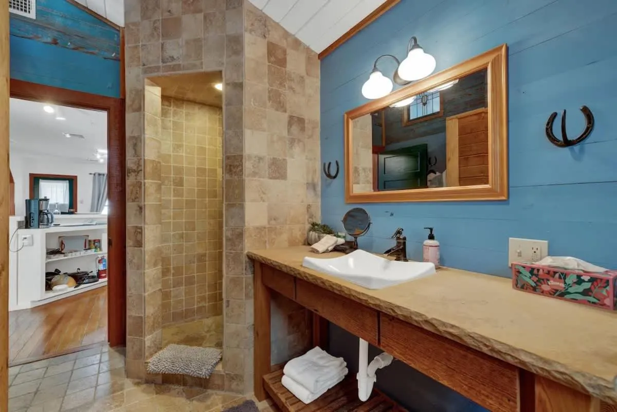 Bathroom in Sonora Casita Hot-Tub + Nandina Cottage Hot-Tub