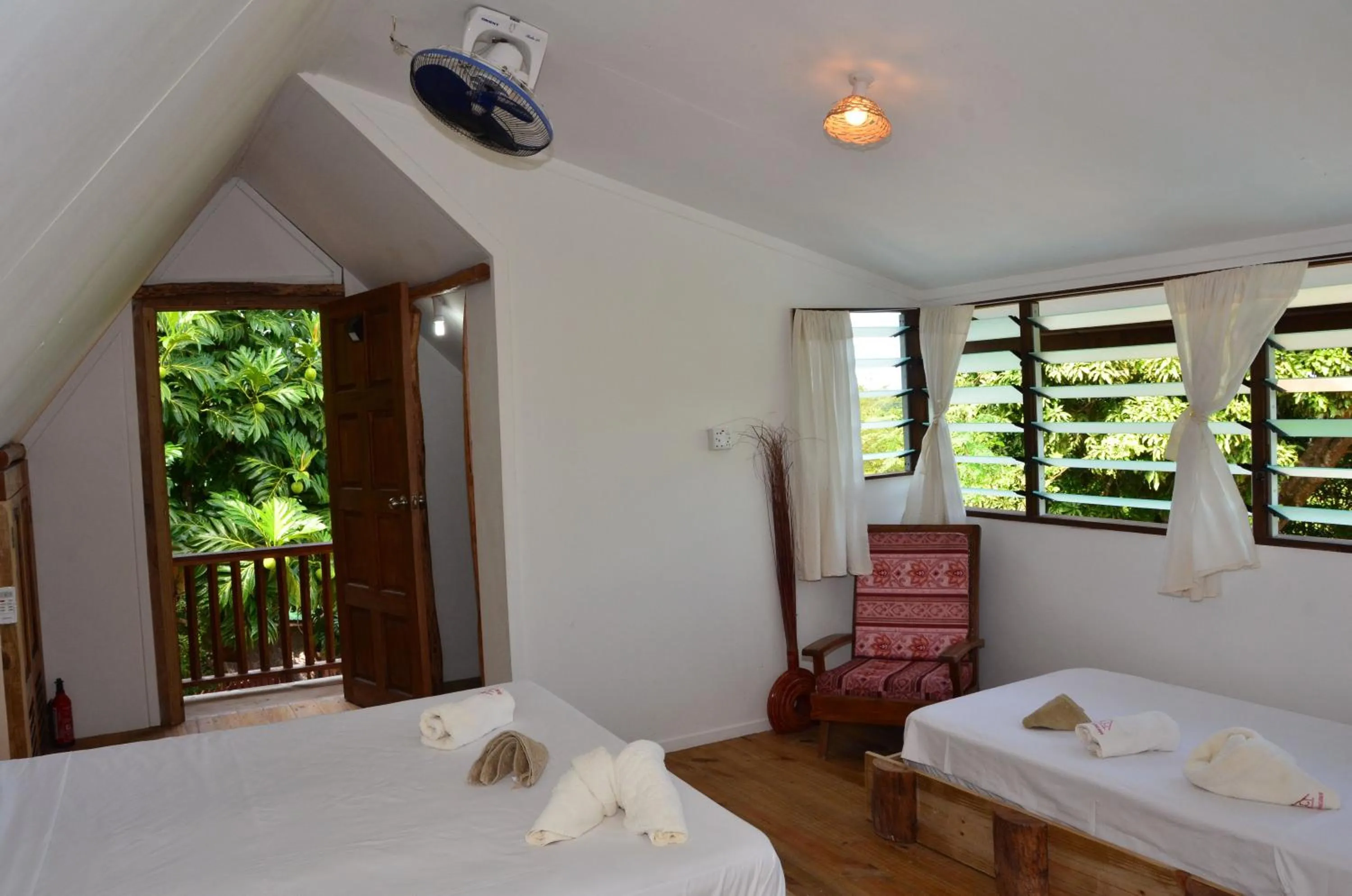 Bedroom, Bed in Kaz Ladouceur