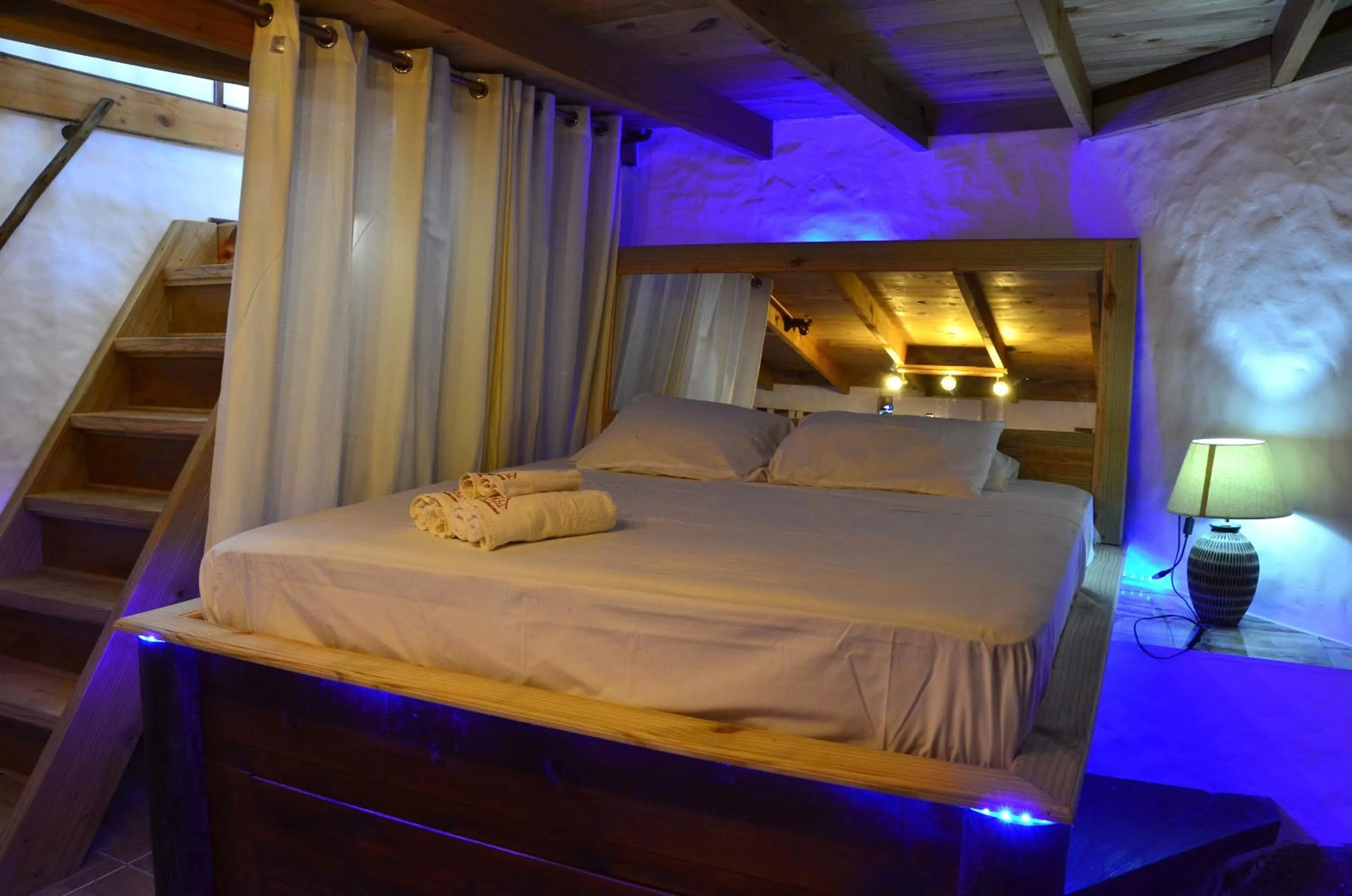 Bedroom, Bed in Kaz Ladouceur