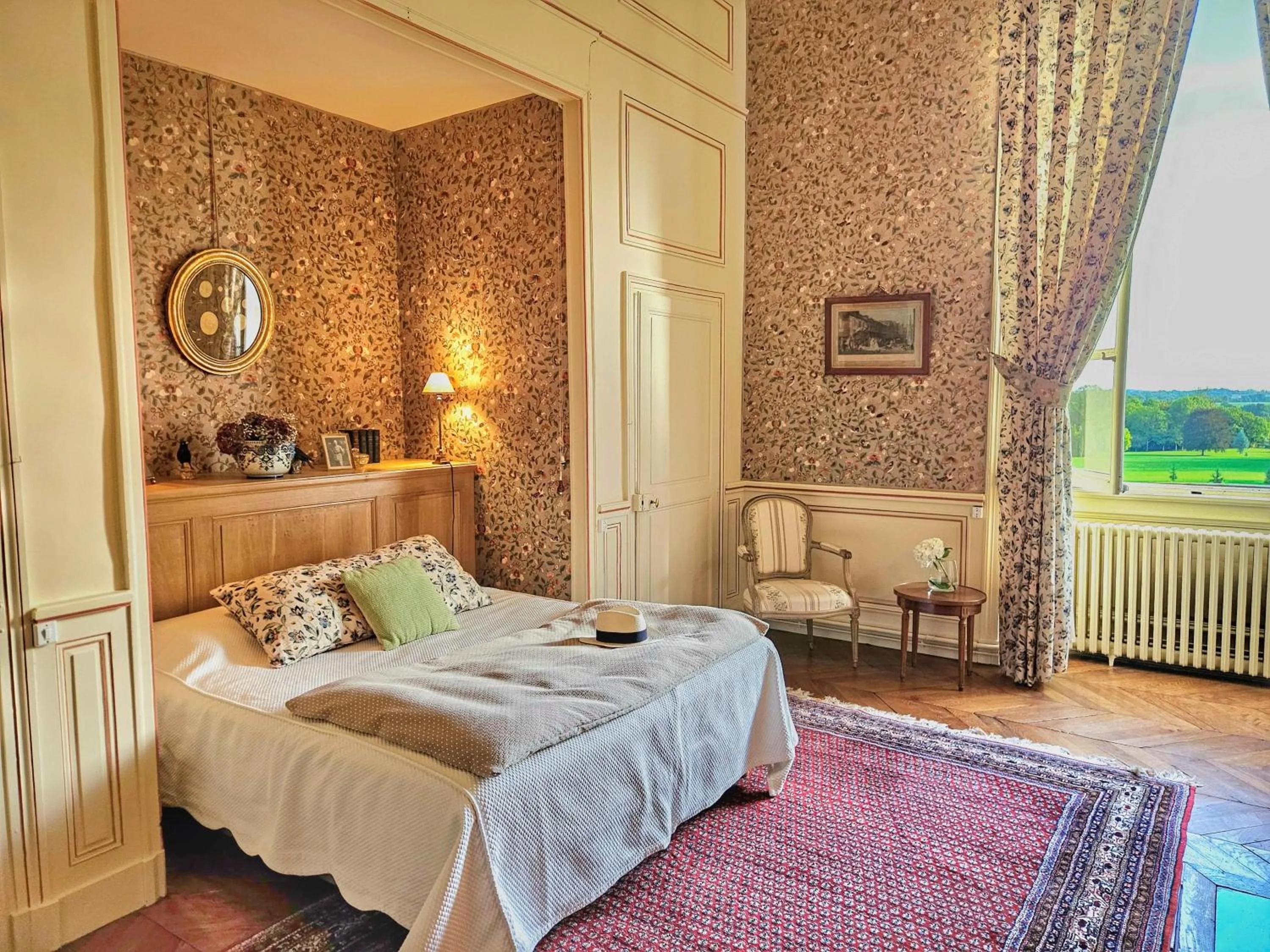 King Room with Garden View in Château de Craon