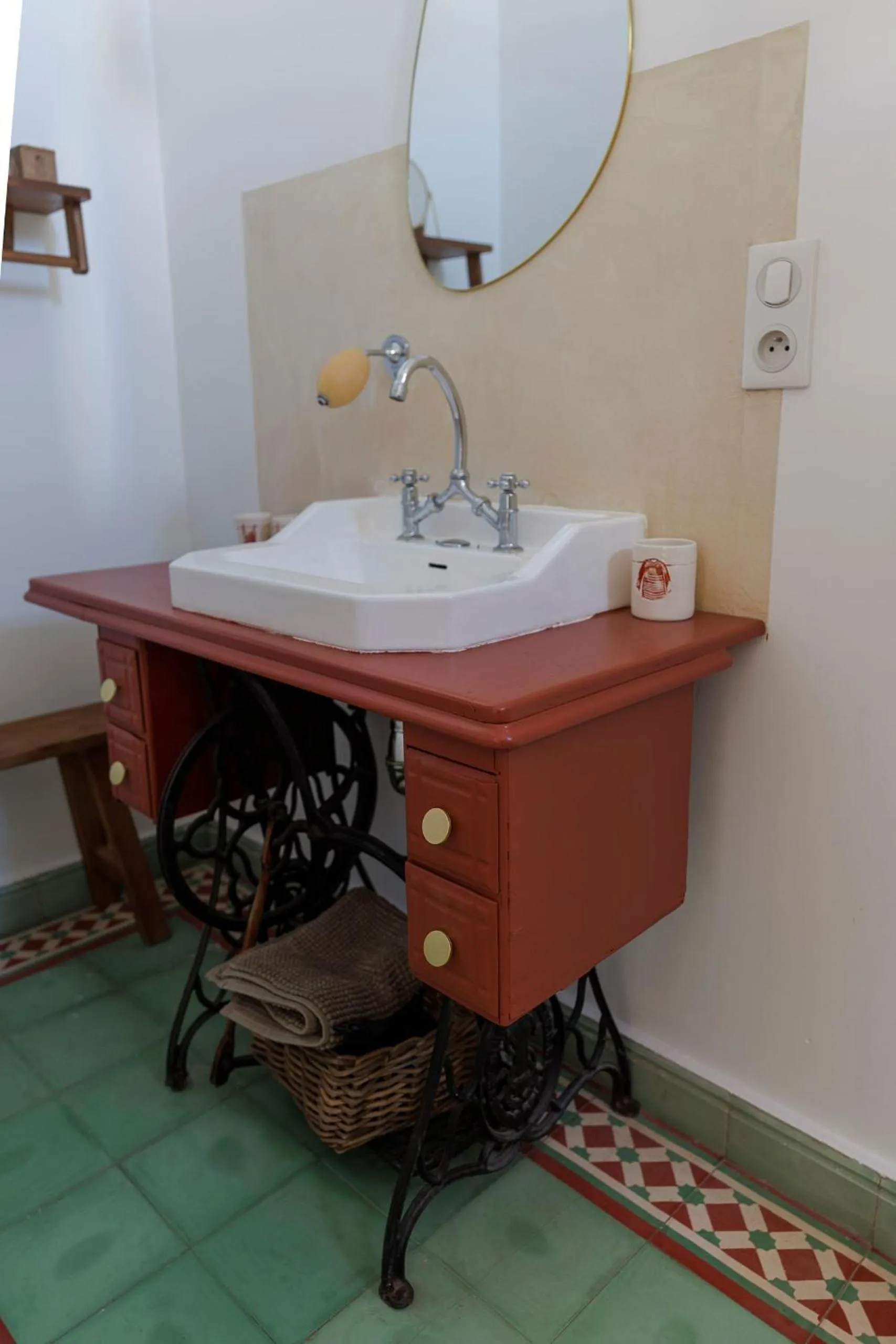 Bathroom in CHAMBRES D'HÔTES L'Oréliane en Provence Adults Only