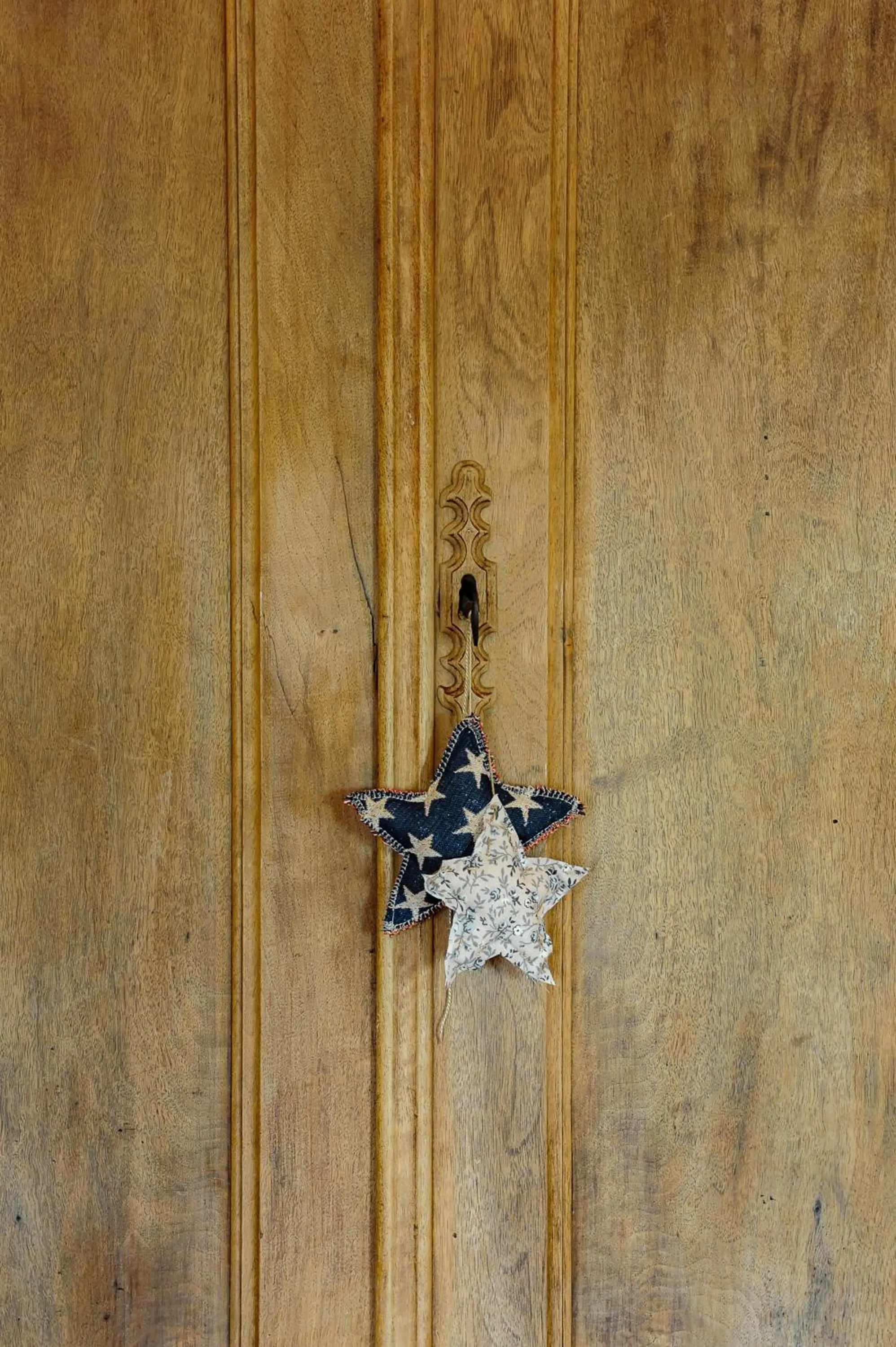 wardrobe in CHAMBRES D'HÔTES L'Oréliane en Provence Adults Only