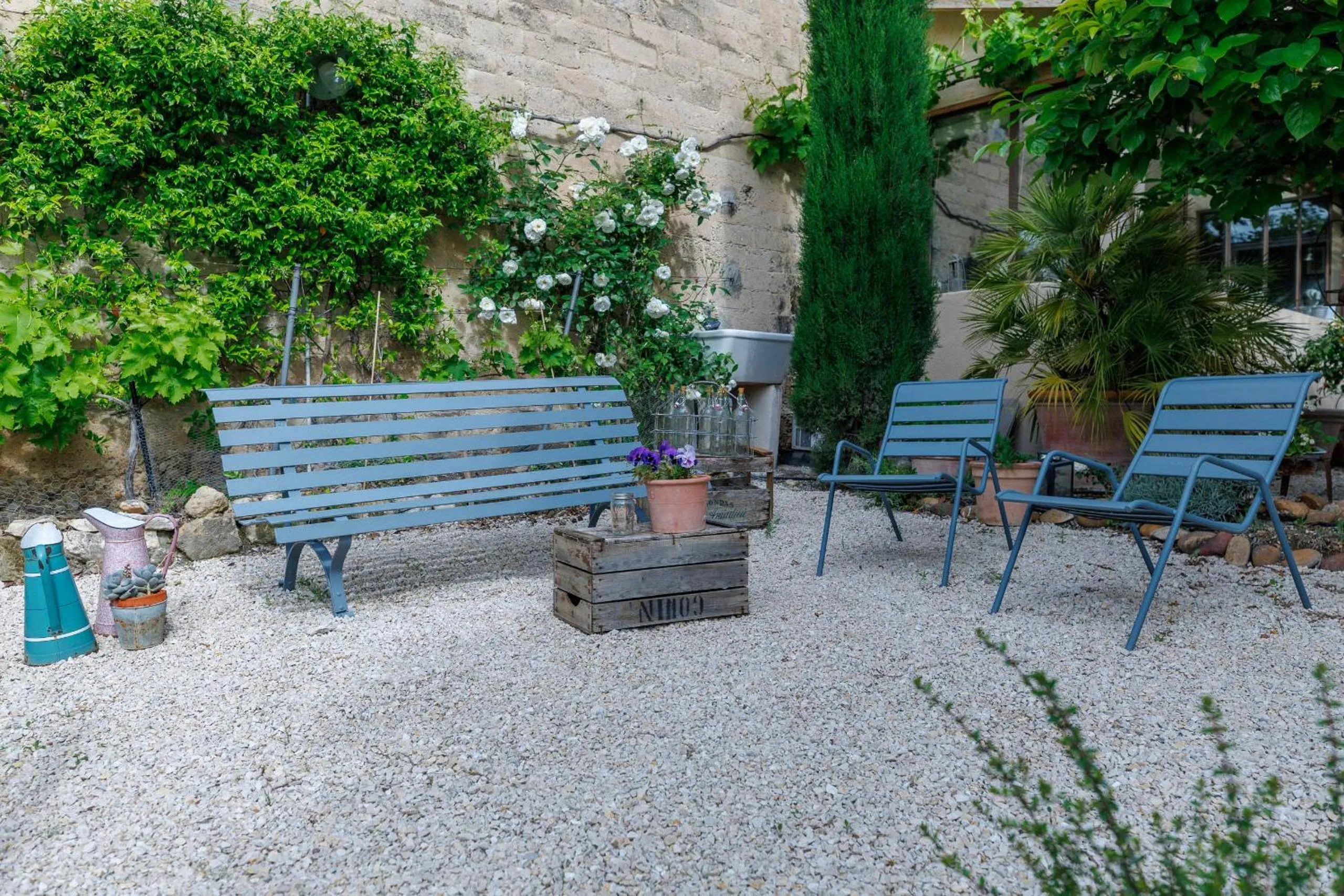 Property building in CHAMBRES D'HÔTES L'Oréliane en Provence Adults Only