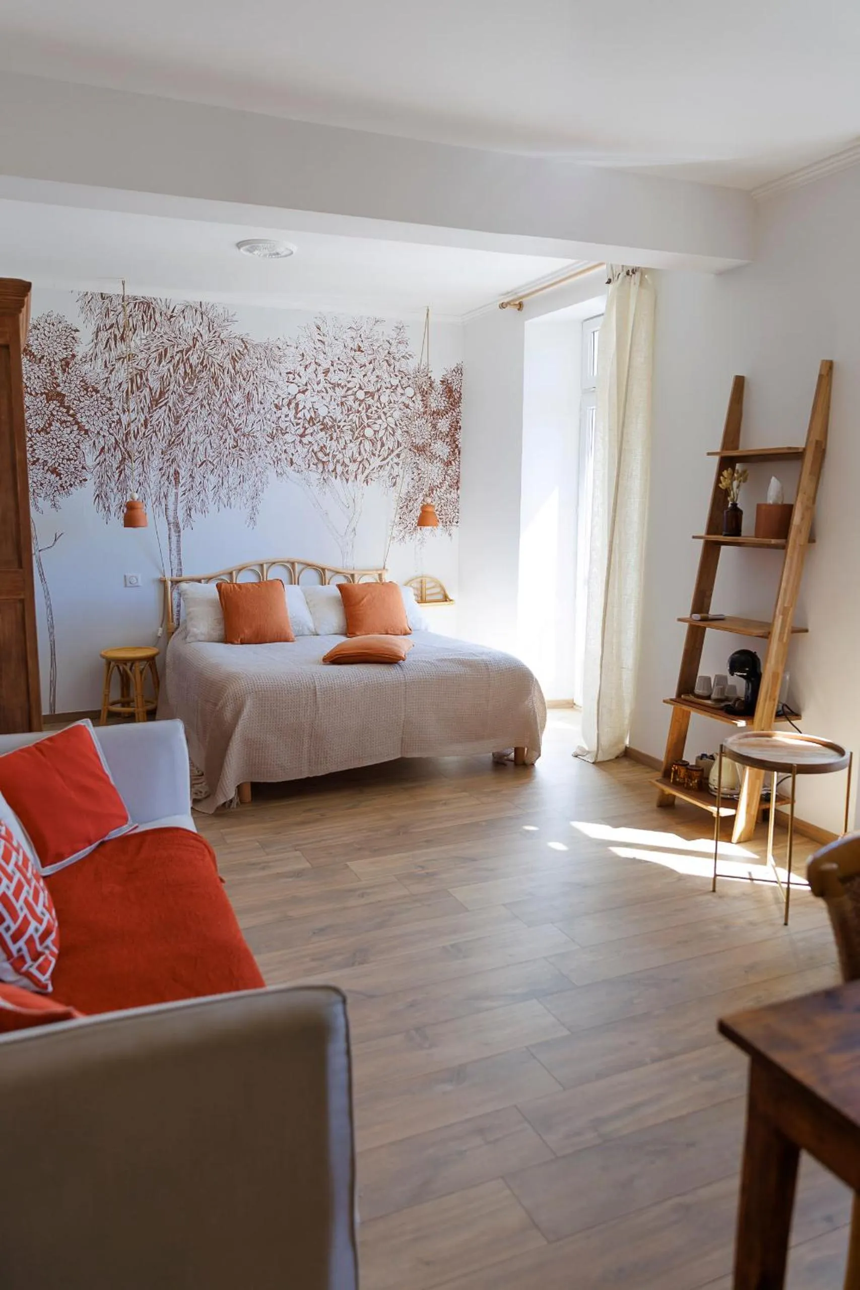 Photo of the whole room, Bed in CHAMBRES D'HÔTES L'Oréliane en Provence Adults Only