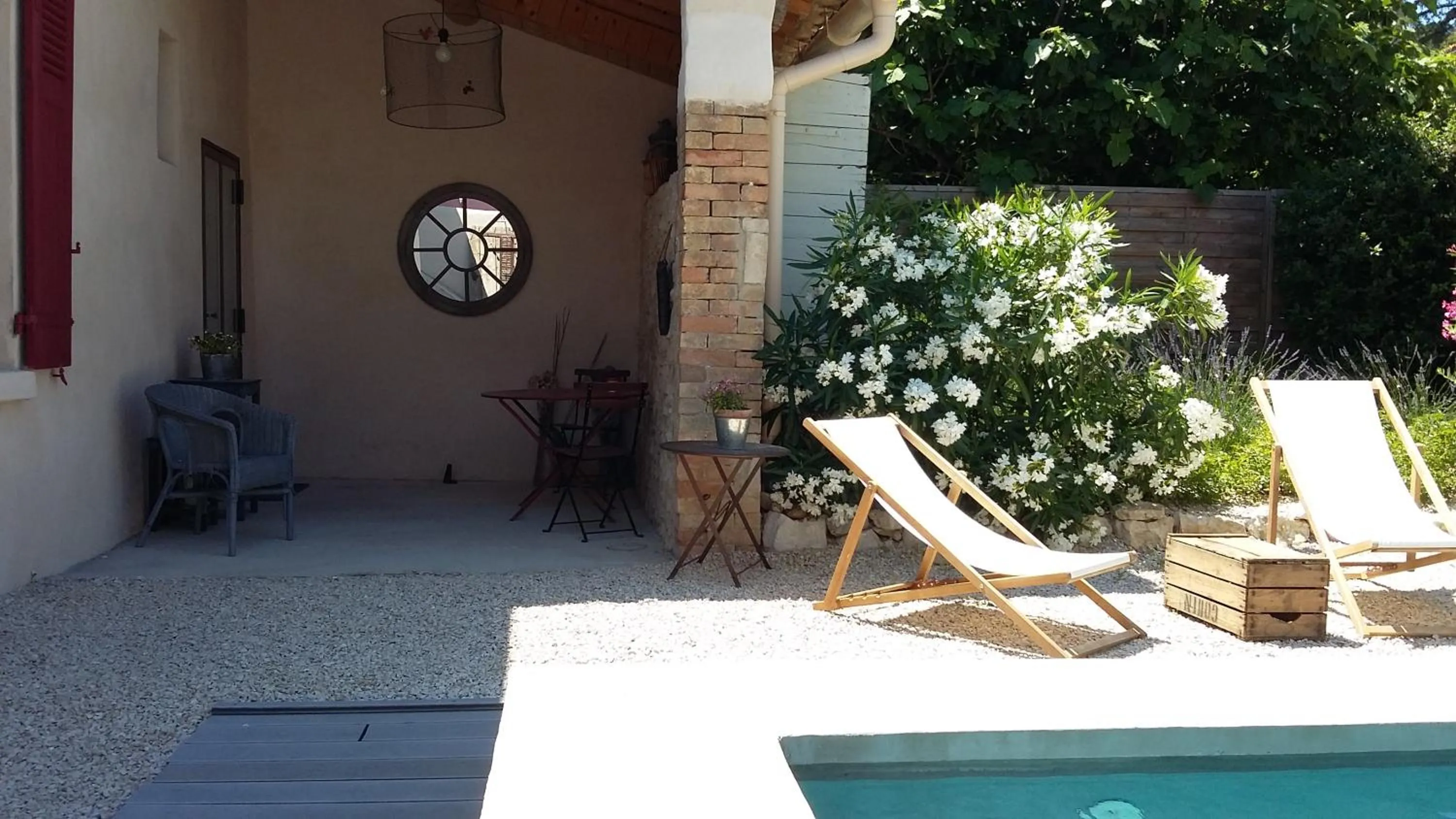 Patio in CHAMBRES D'HÔTES L'Oréliane en Provence Adults Only