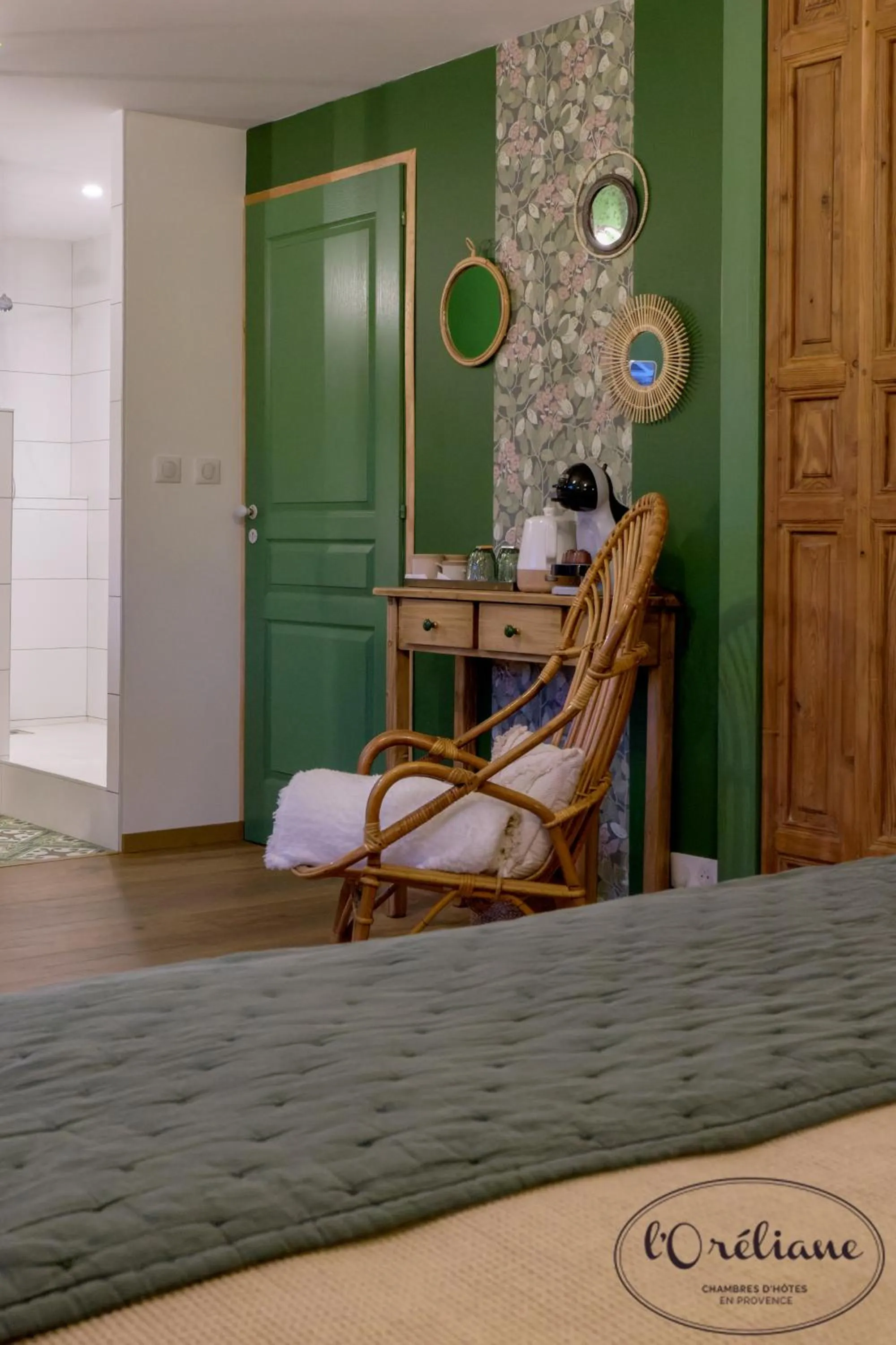 Bedroom in CHAMBRES D'HÔTES L'Oréliane en Provence Adults Only