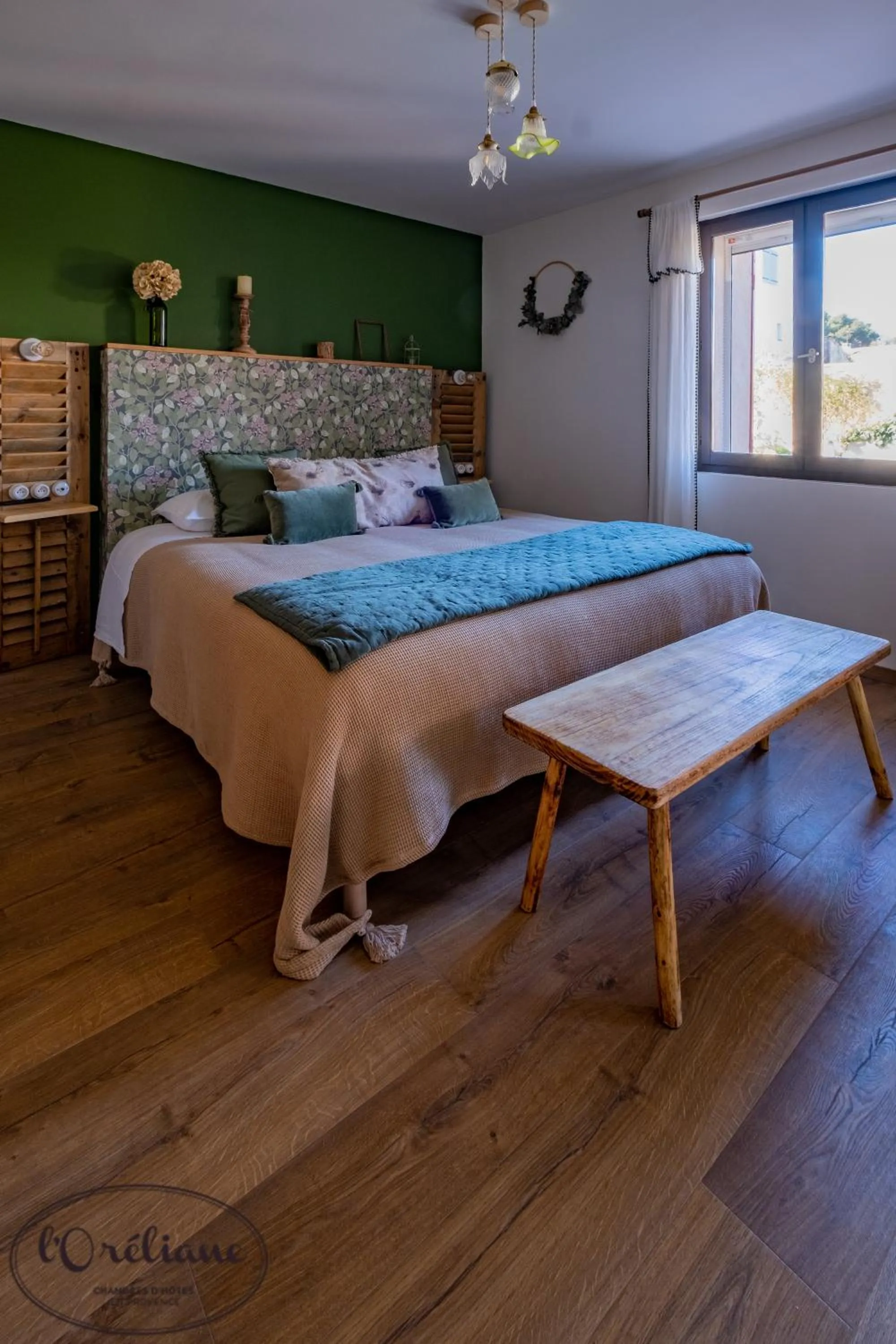 Bed in CHAMBRES D'HÔTES L'Oréliane en Provence Adults Only