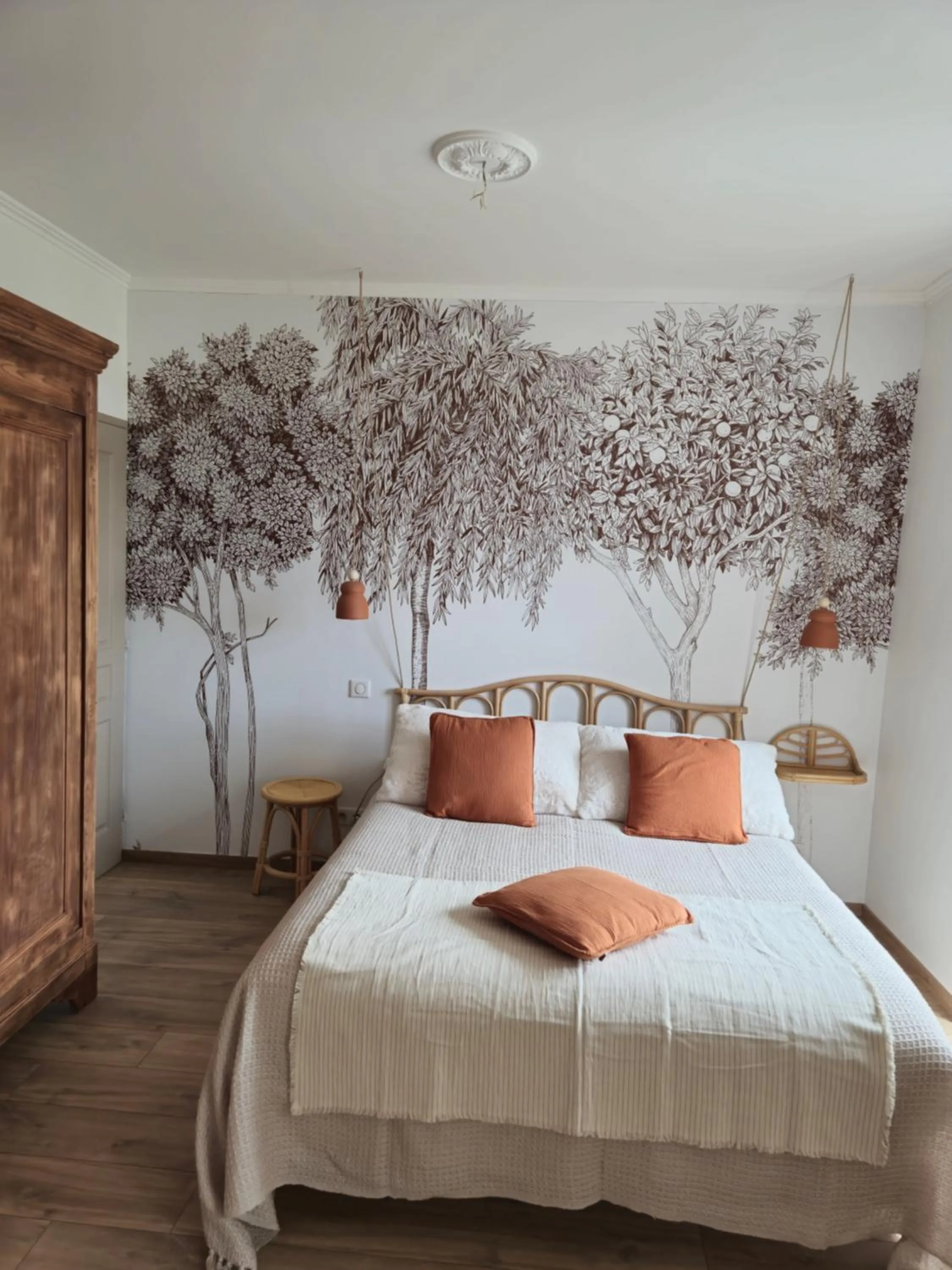 Bedroom, Bed in CHAMBRES D'HÔTES L'Oréliane en Provence Adults Only