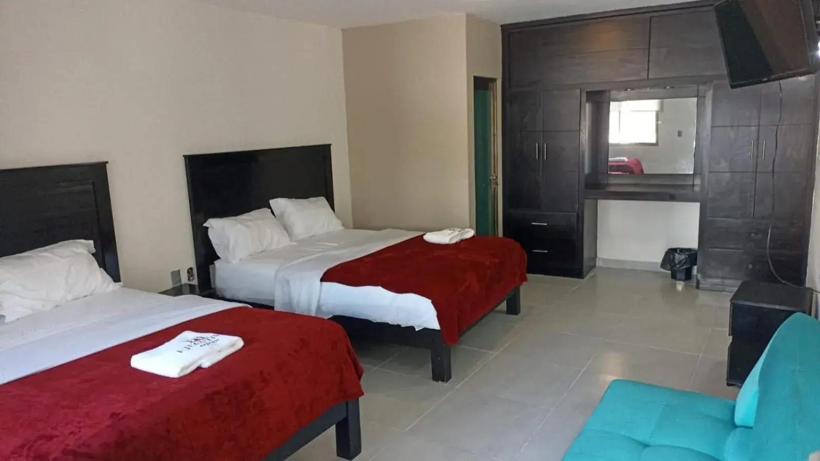 Deluxe Double Room with Two Double Beds in Hotel Ejecutivo Express Paraiso Deluxe Double Room with Two Double Beds in Hotel Ejecutivo Express Paraiso